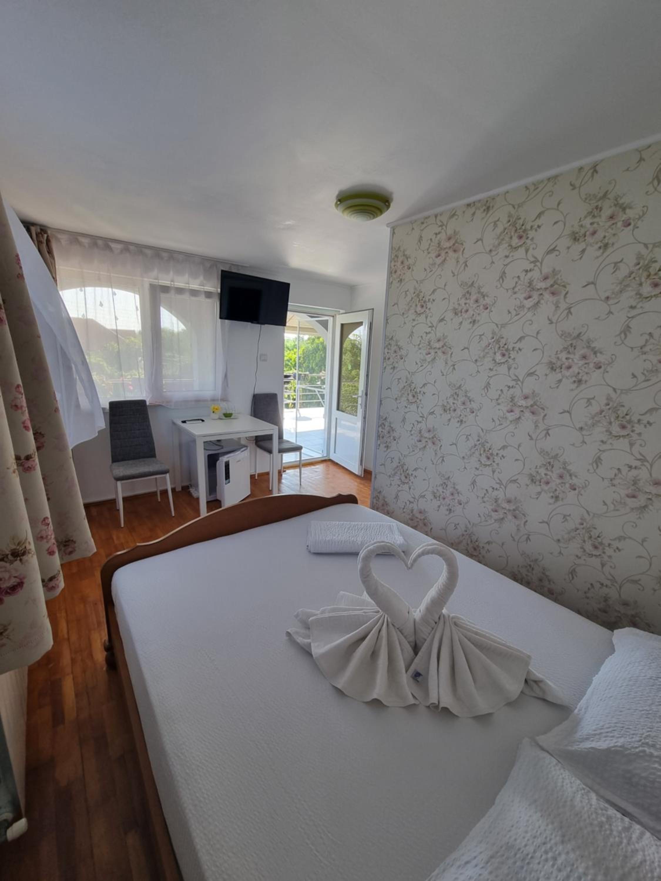 Casa cu Trandafiri Murighiol