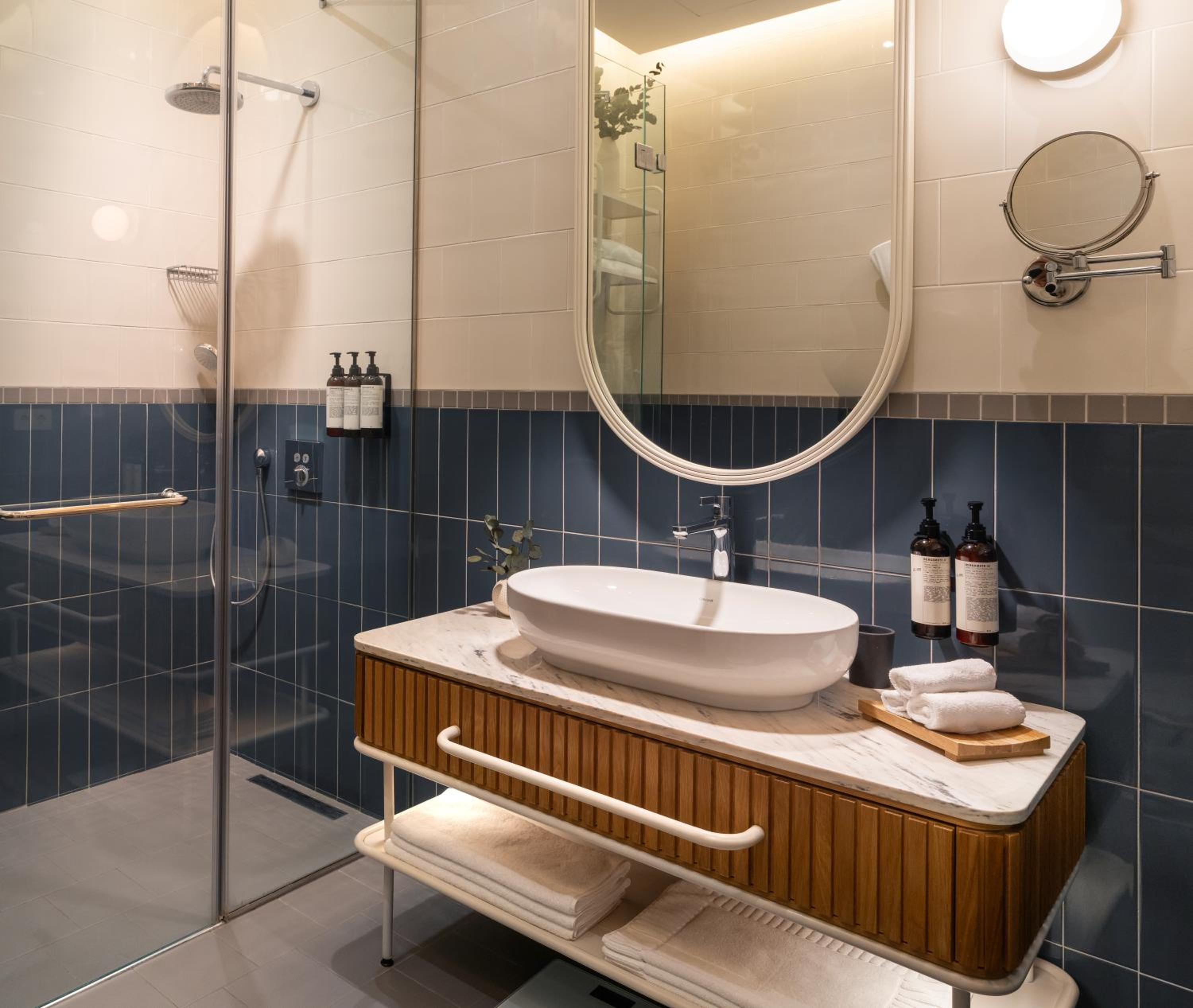 Ecole St. Pierre Otel - Image 70