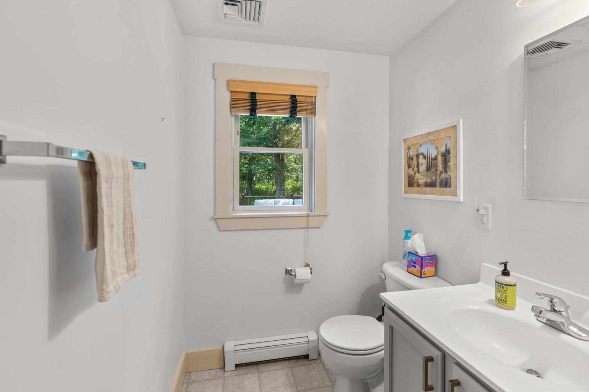 Vineyard Haven Hideaway view 4