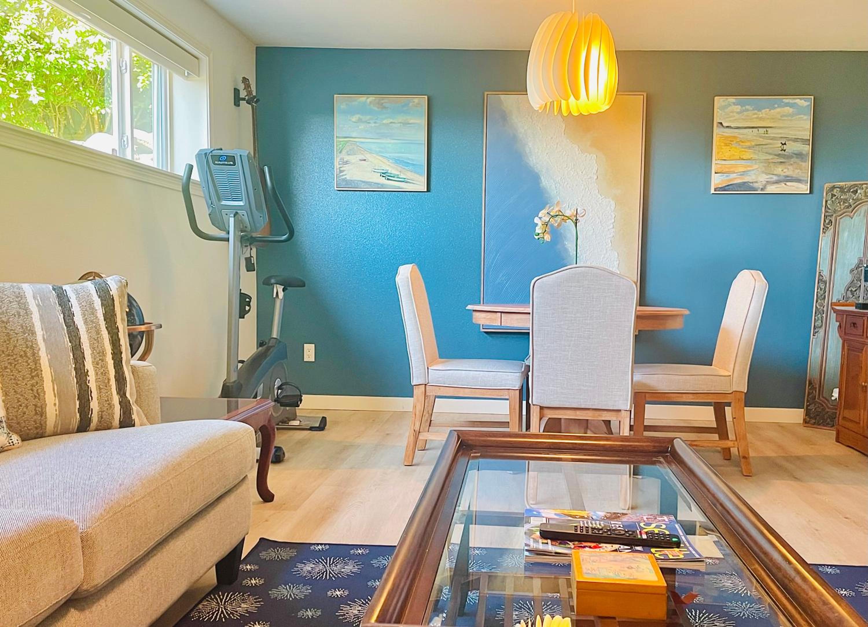 1400sf Cozy Retreat with Sound View, Garden & Privacy view 2