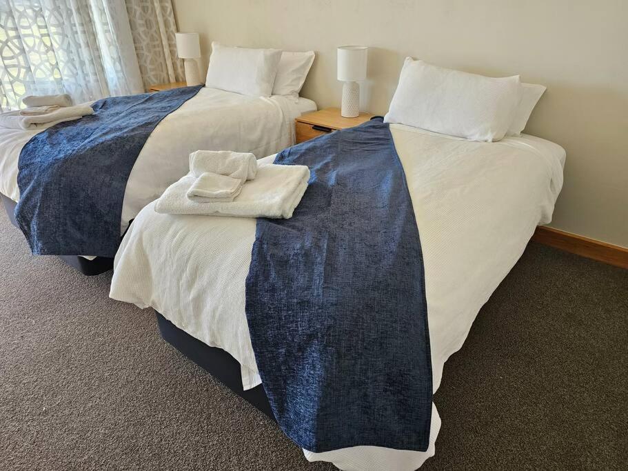 Spacious Country Lodge view 2