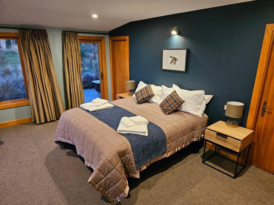 Spacious Country Lodge view 3