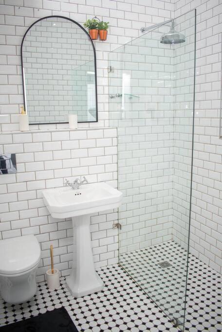 Greenpoint Victorian Villa view 5