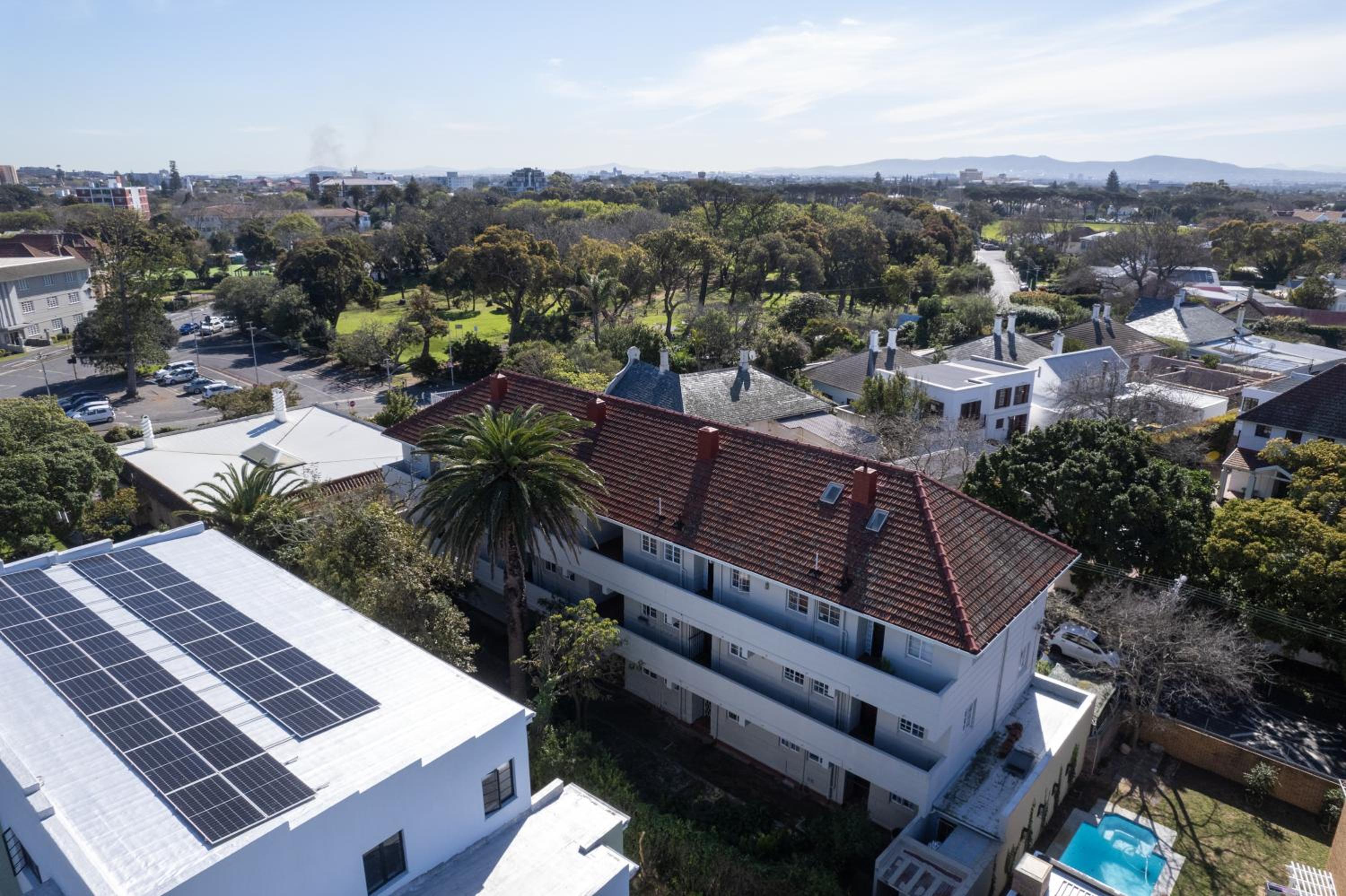 Secure and Modern 2Bed Apartment in Cape Towns Charming Rondebosch view 5