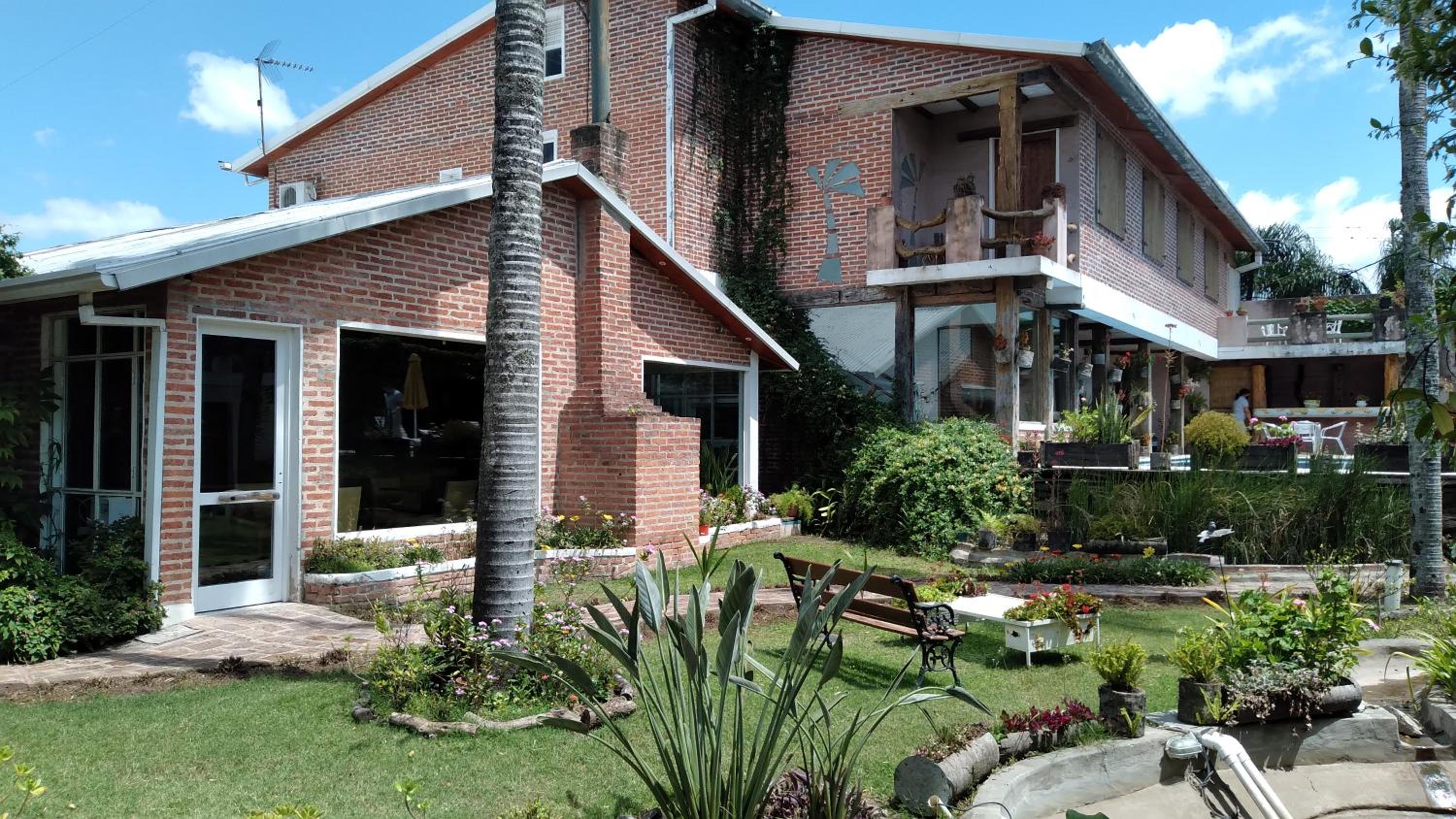 Los Brunos Posada
