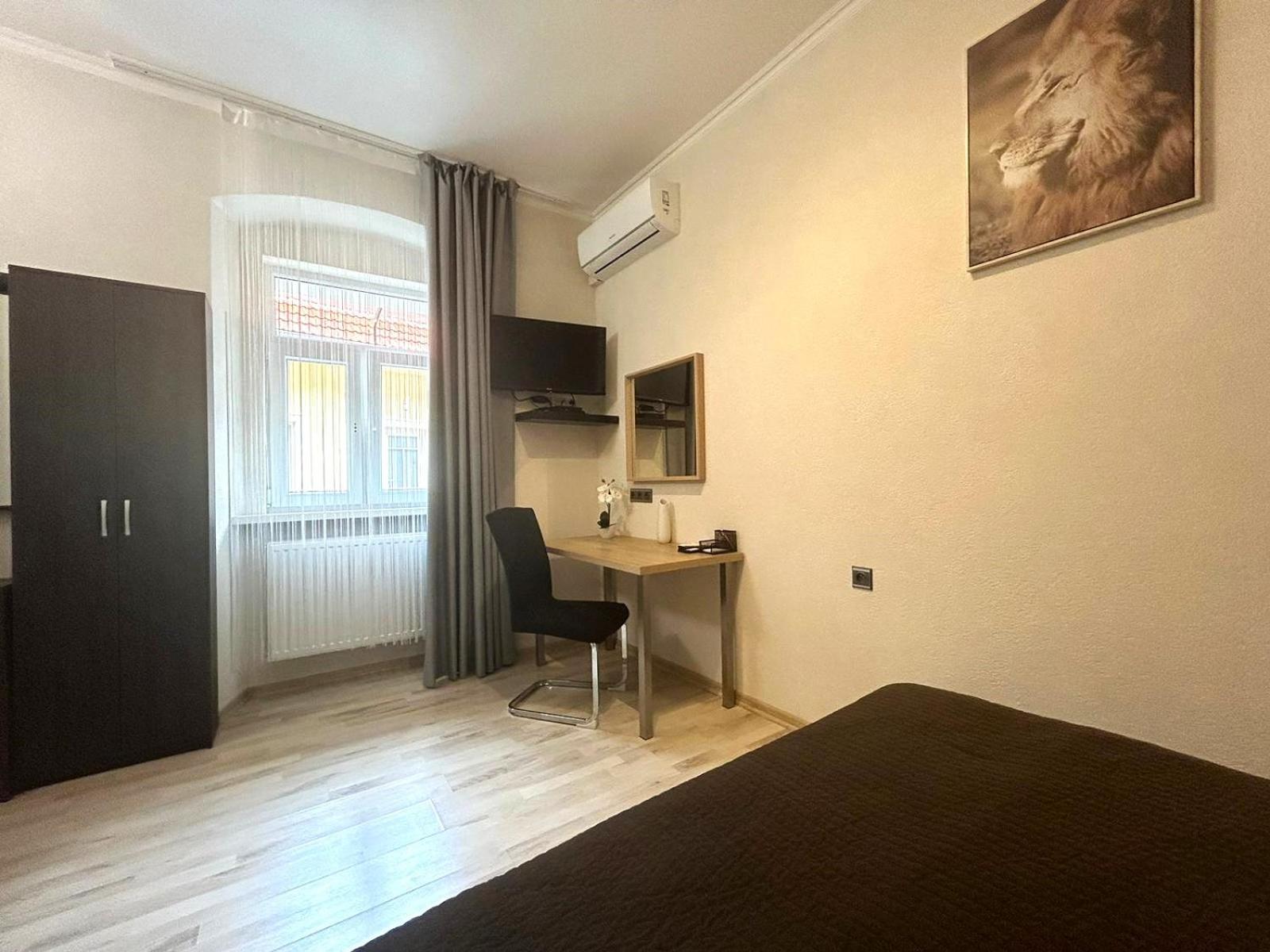 LEO Apartment Obchodna - Delux view 2