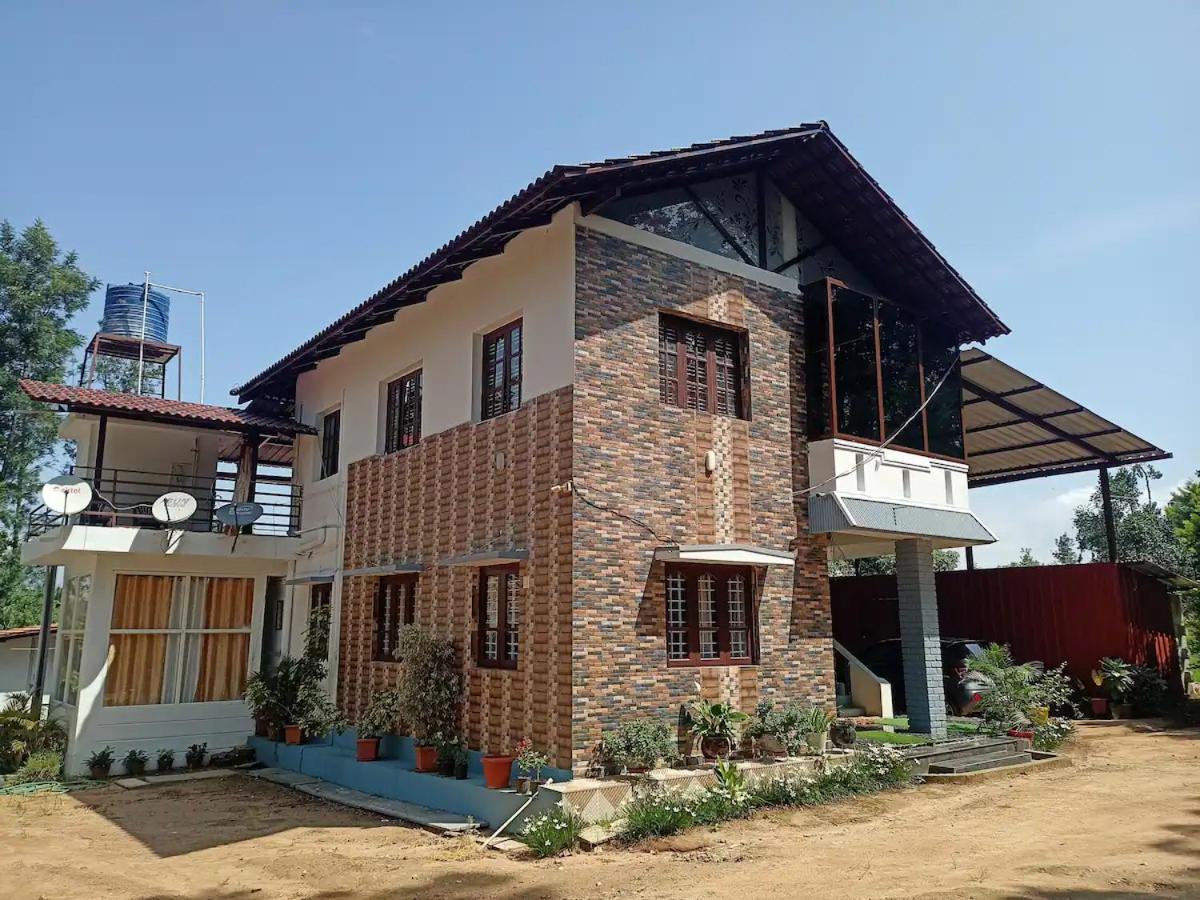 Flora Homestay