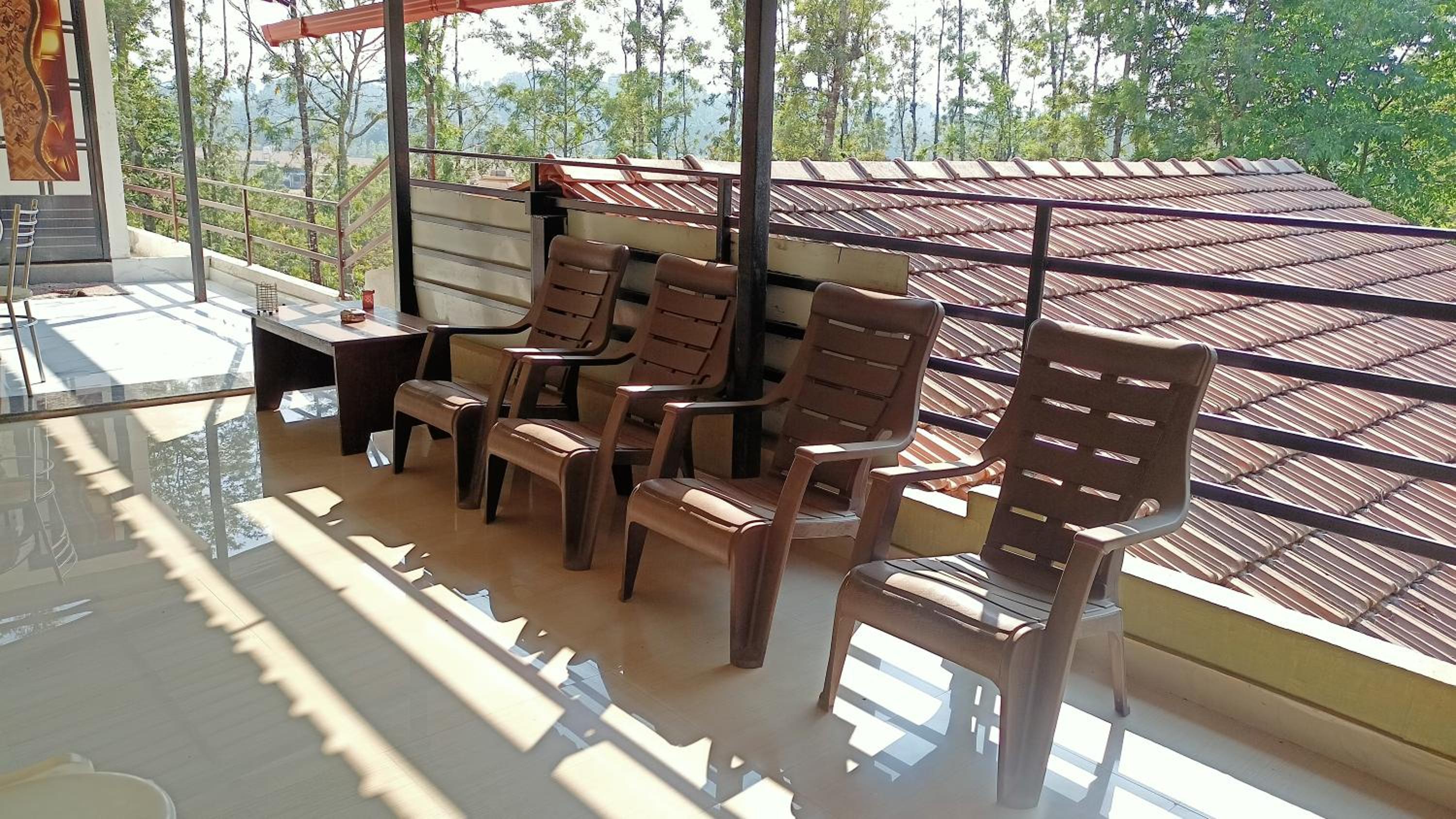 Flora Homestay