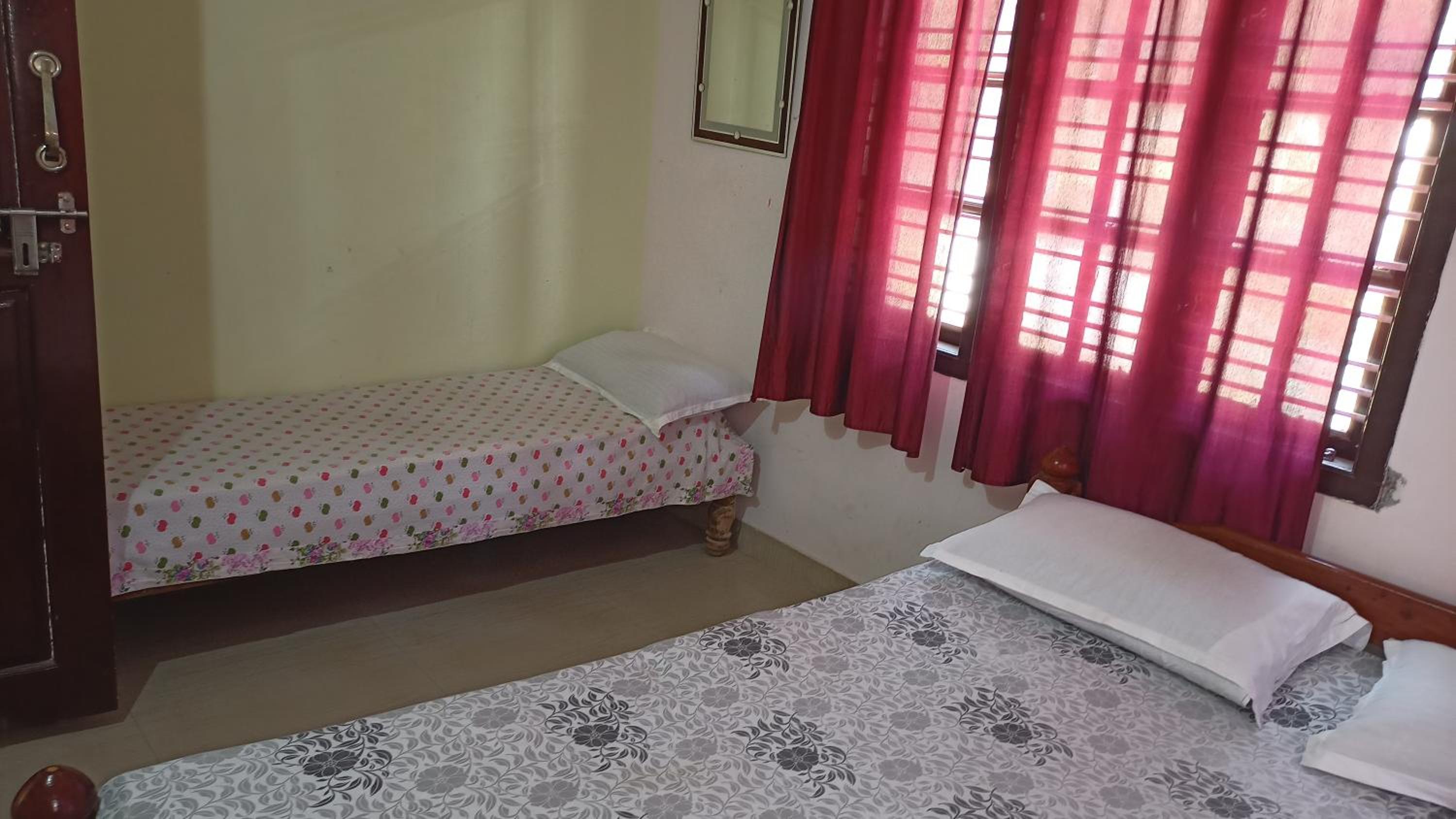 Flora Homestay