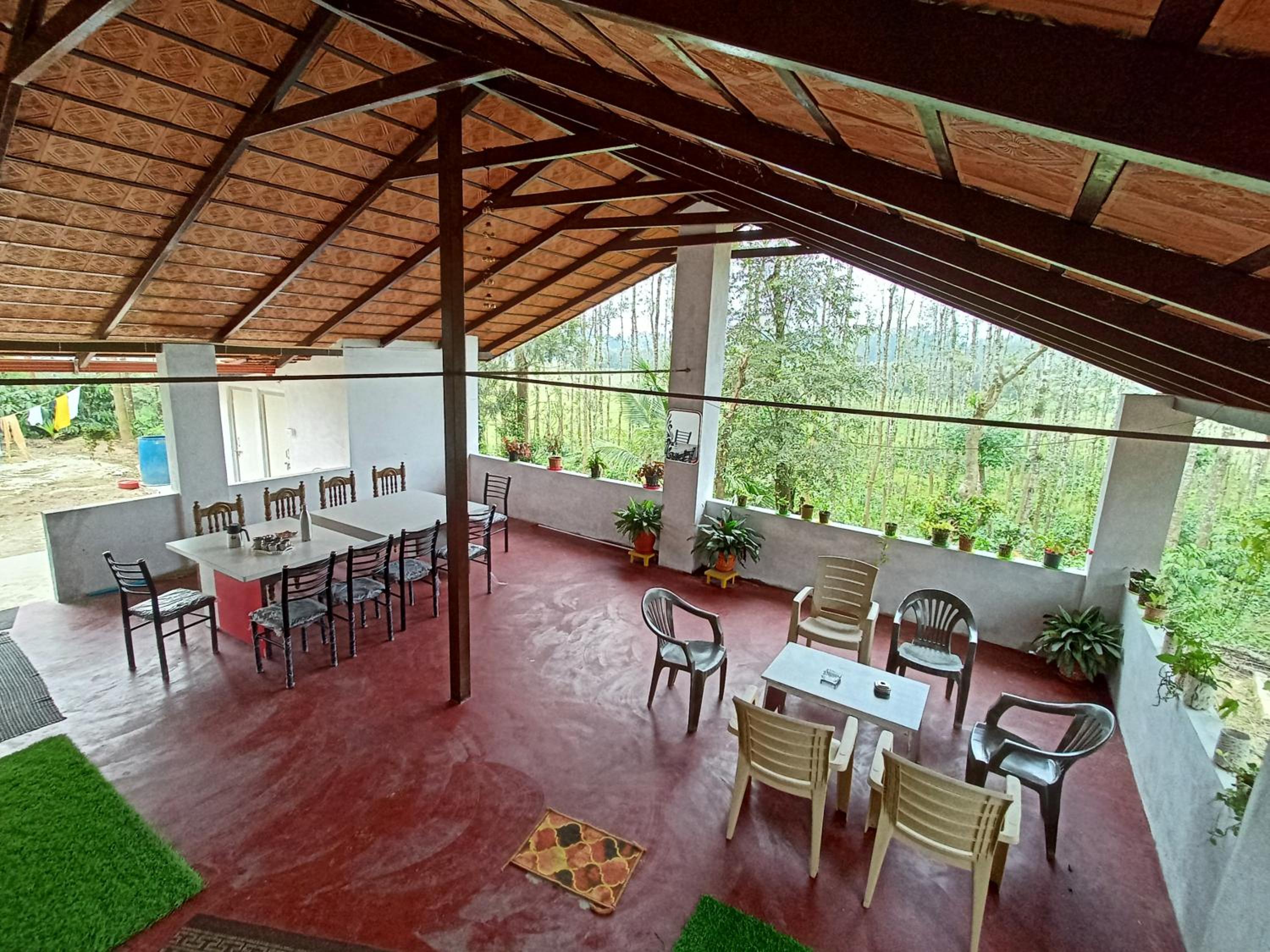 Flora Homestay
