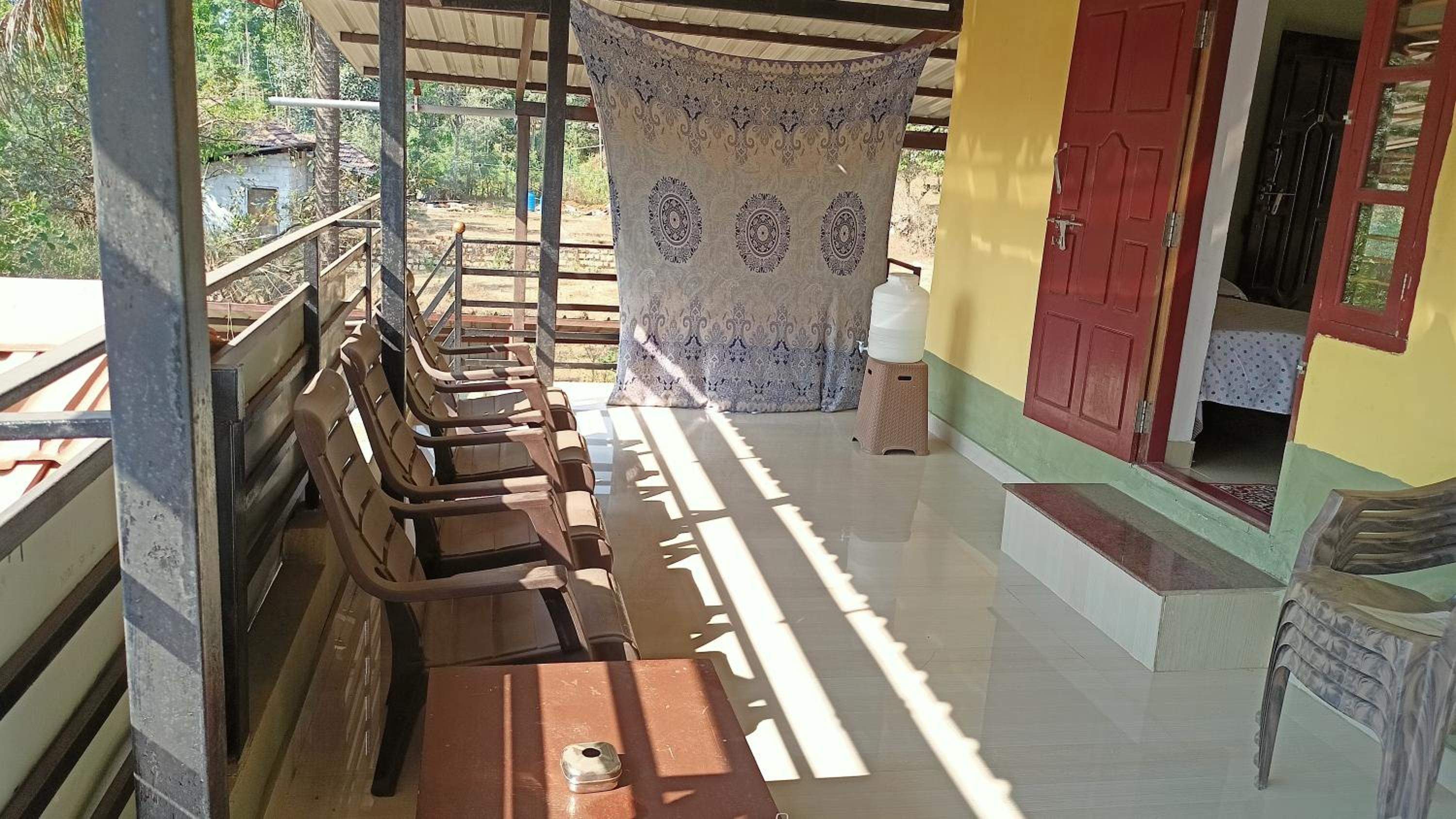 Flora Homestay
