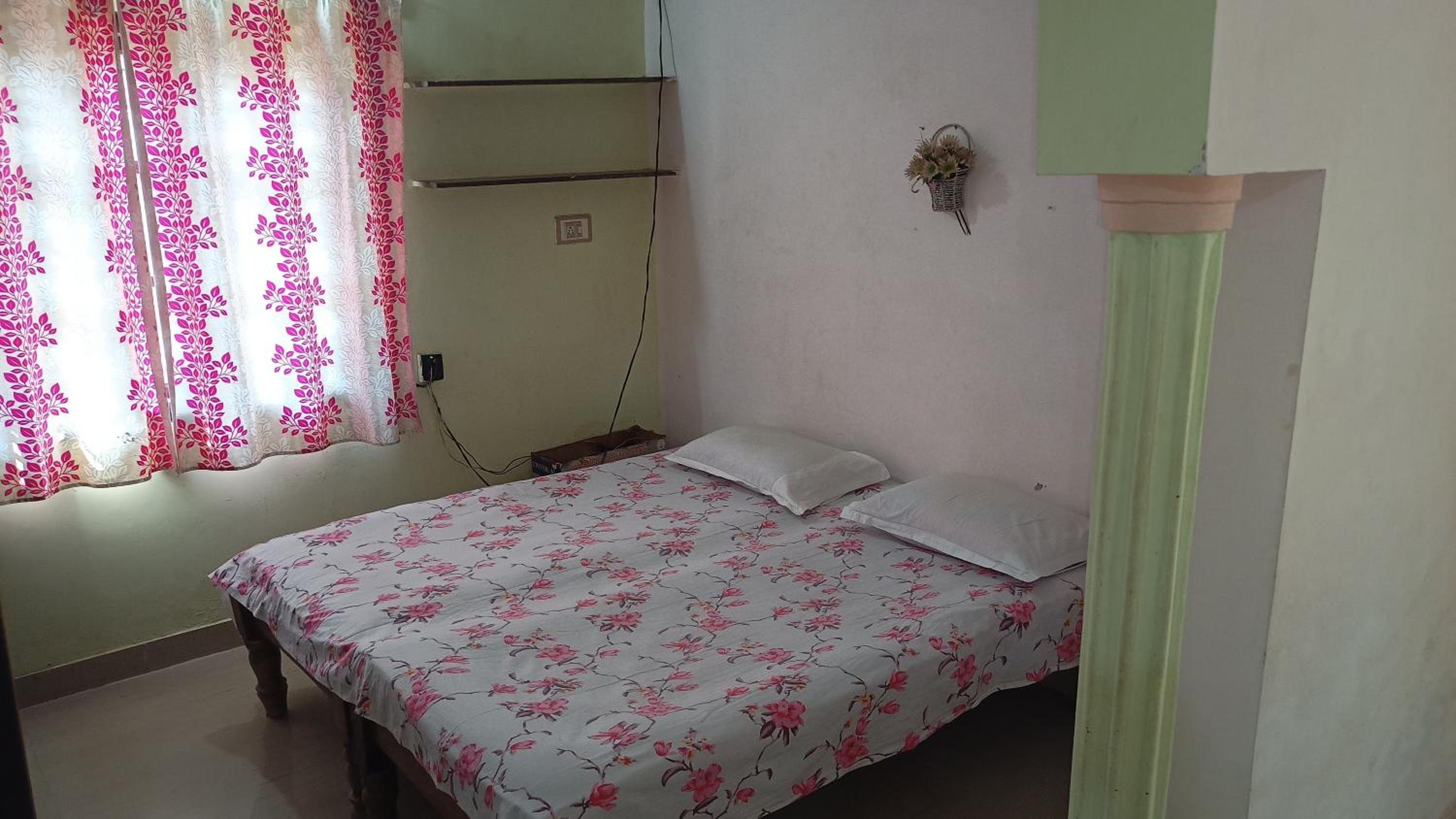 Flora Homestay