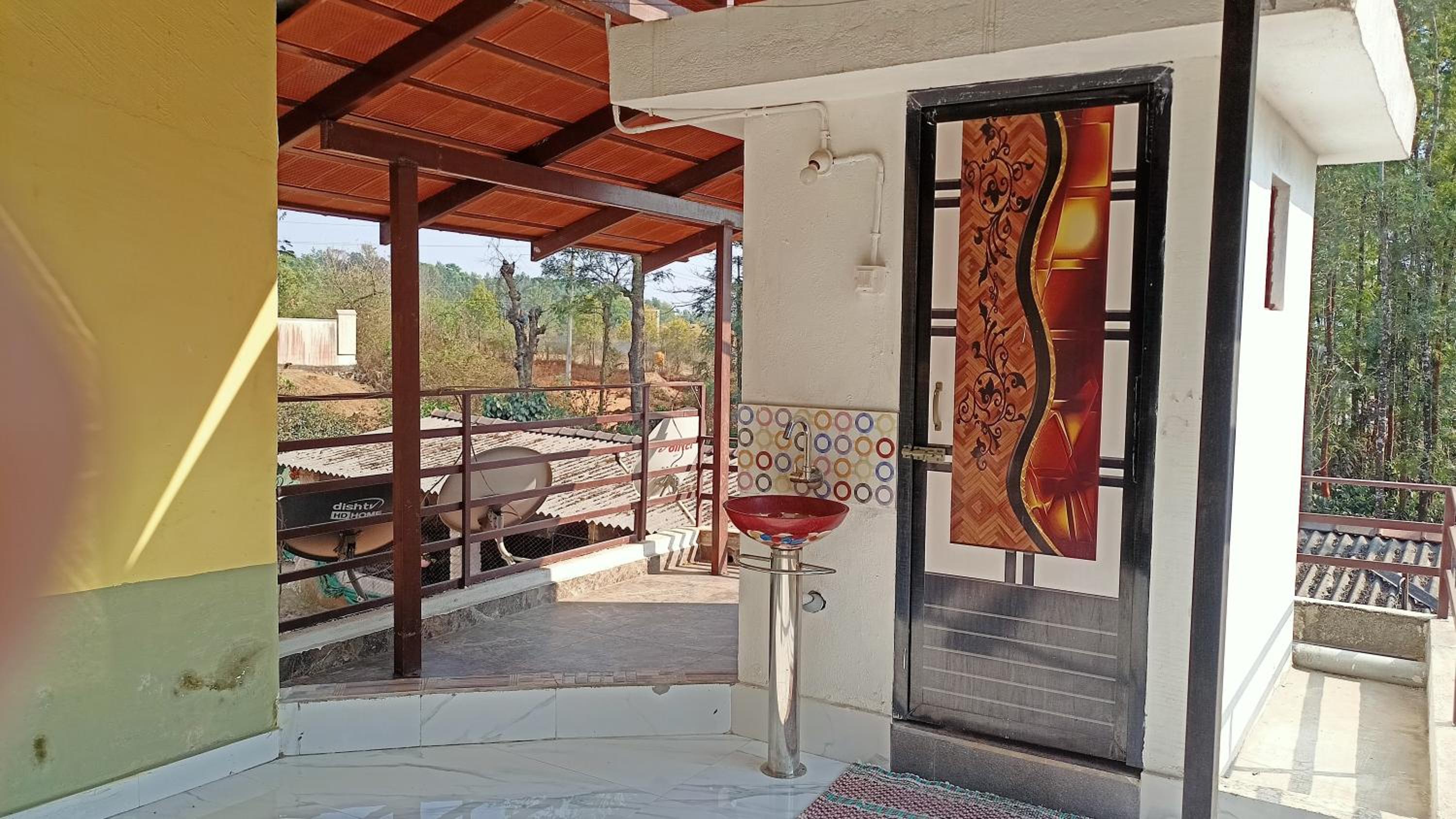 Flora Homestay