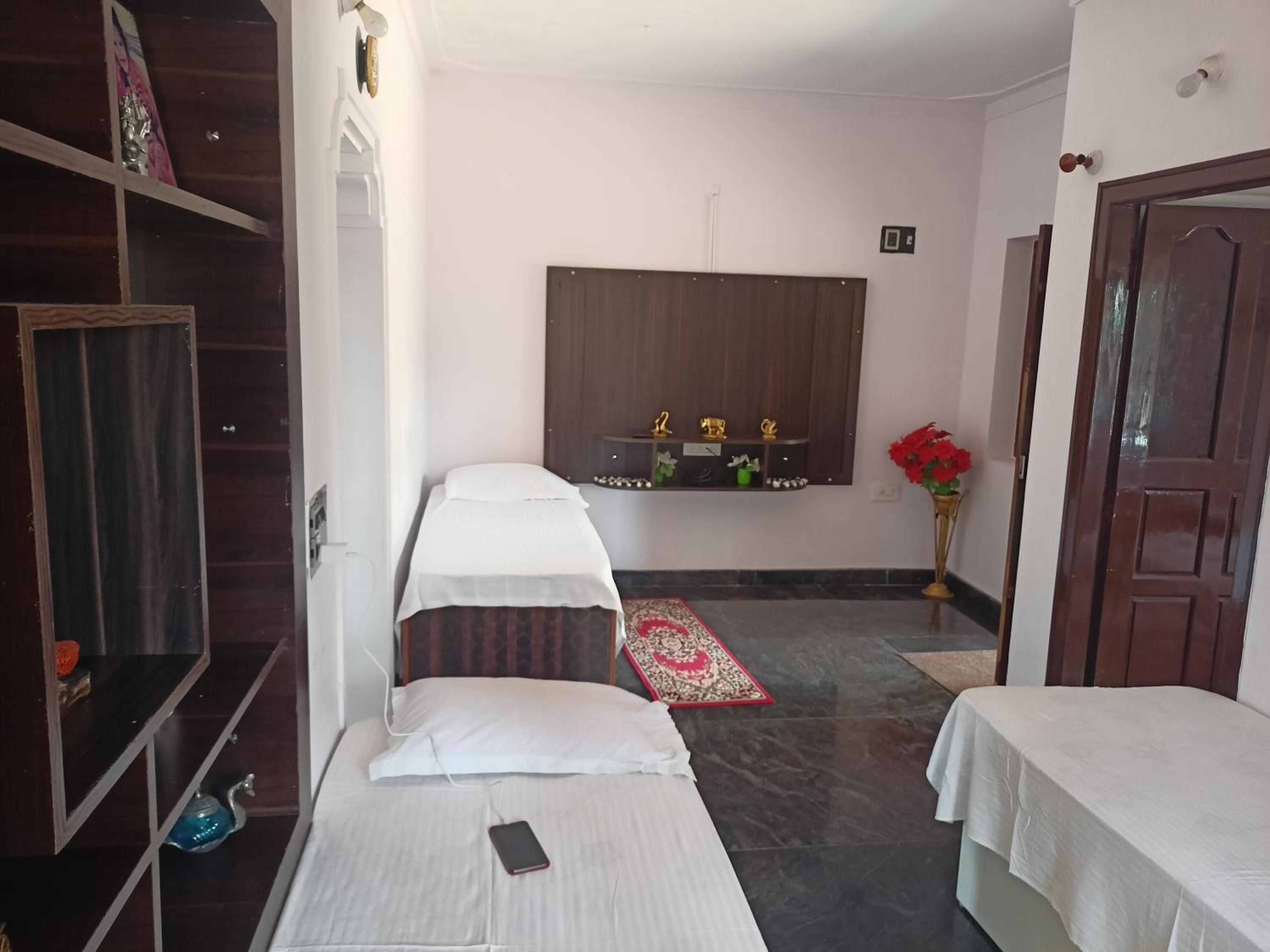 Flora Homestay