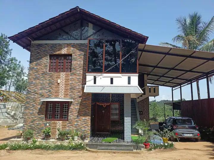 Flora Homestay