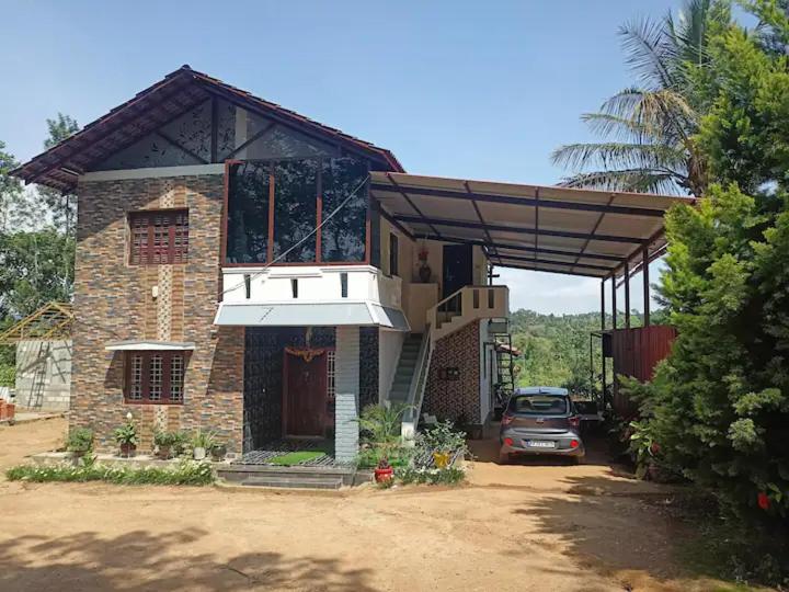 Flora Homestay