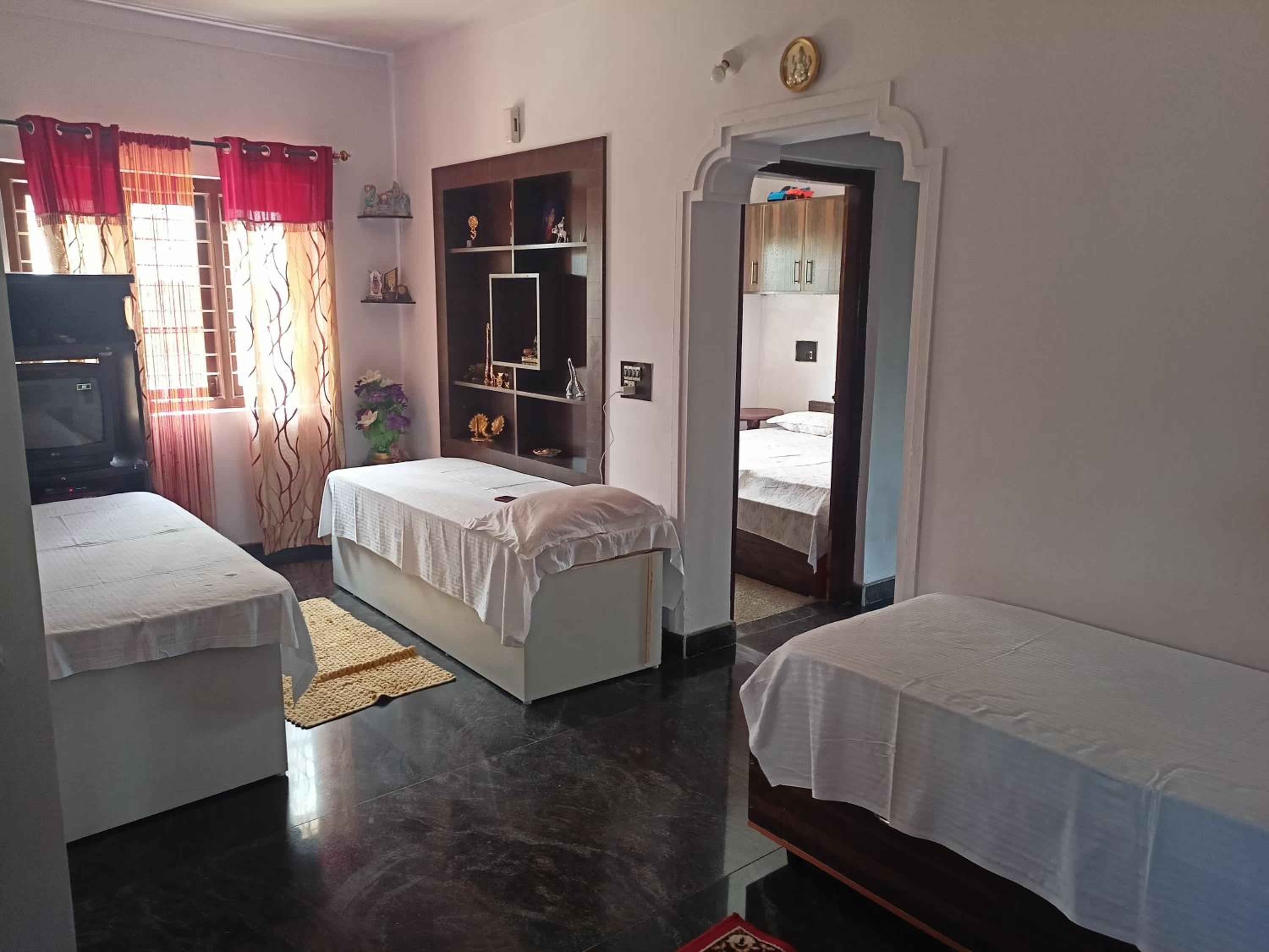 Flora Homestay
