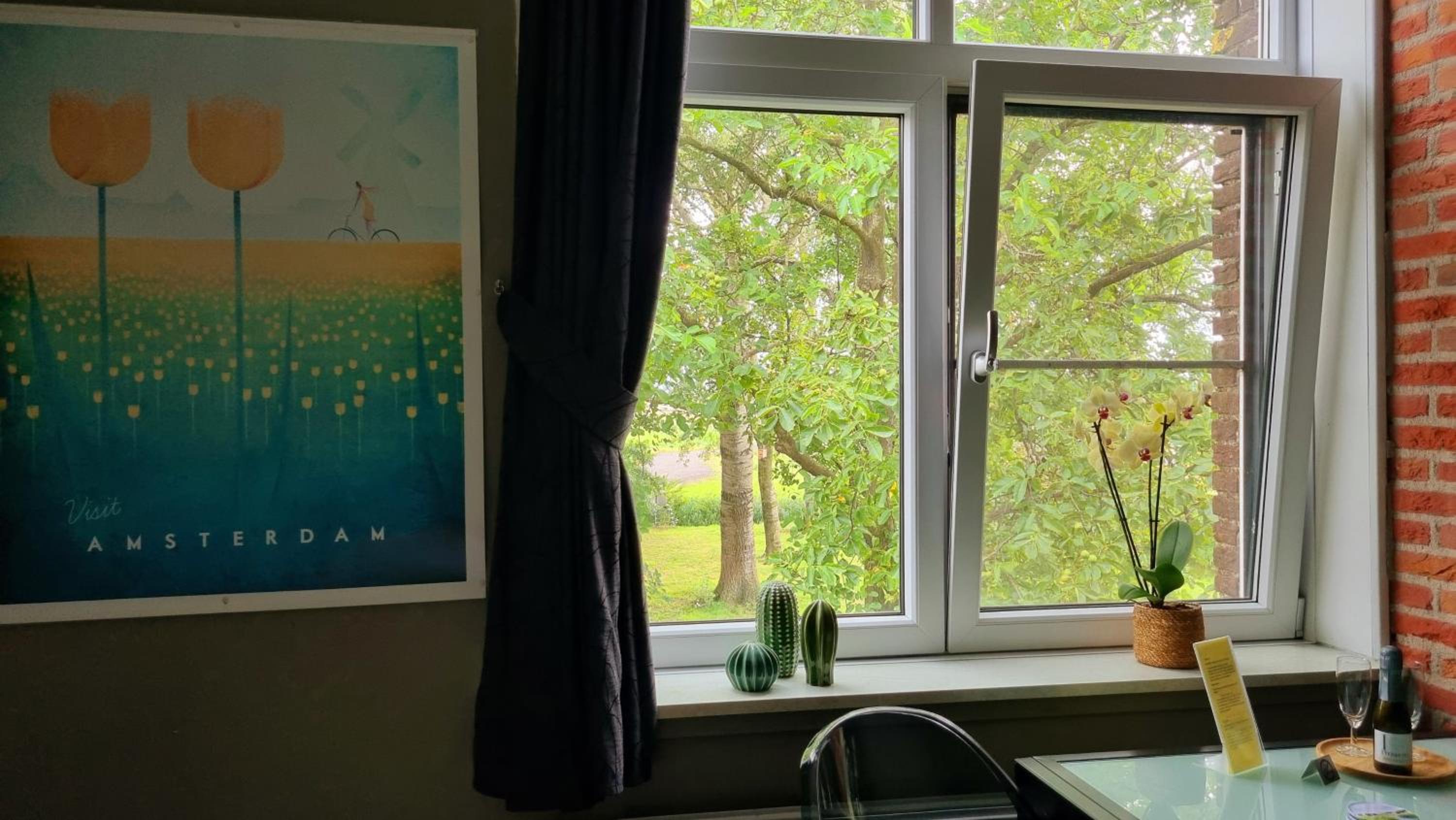 Bed, Bikes and Breakfast, City Farmer Amsterdam a Guesthouse with Free Parking