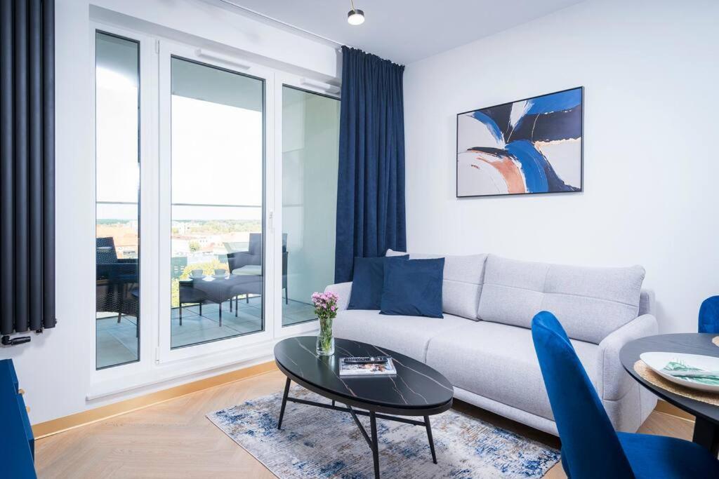 Centaurus 144 by RENT4YOU