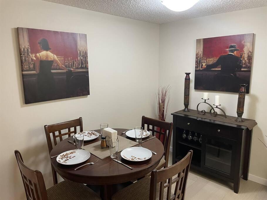 Chris Cozy Condo Commonwealth #107 Edmonton