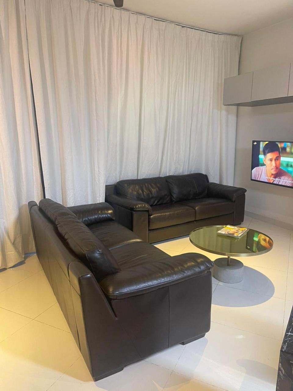 REGALIA RESIDENCE,SKY POOL home stay