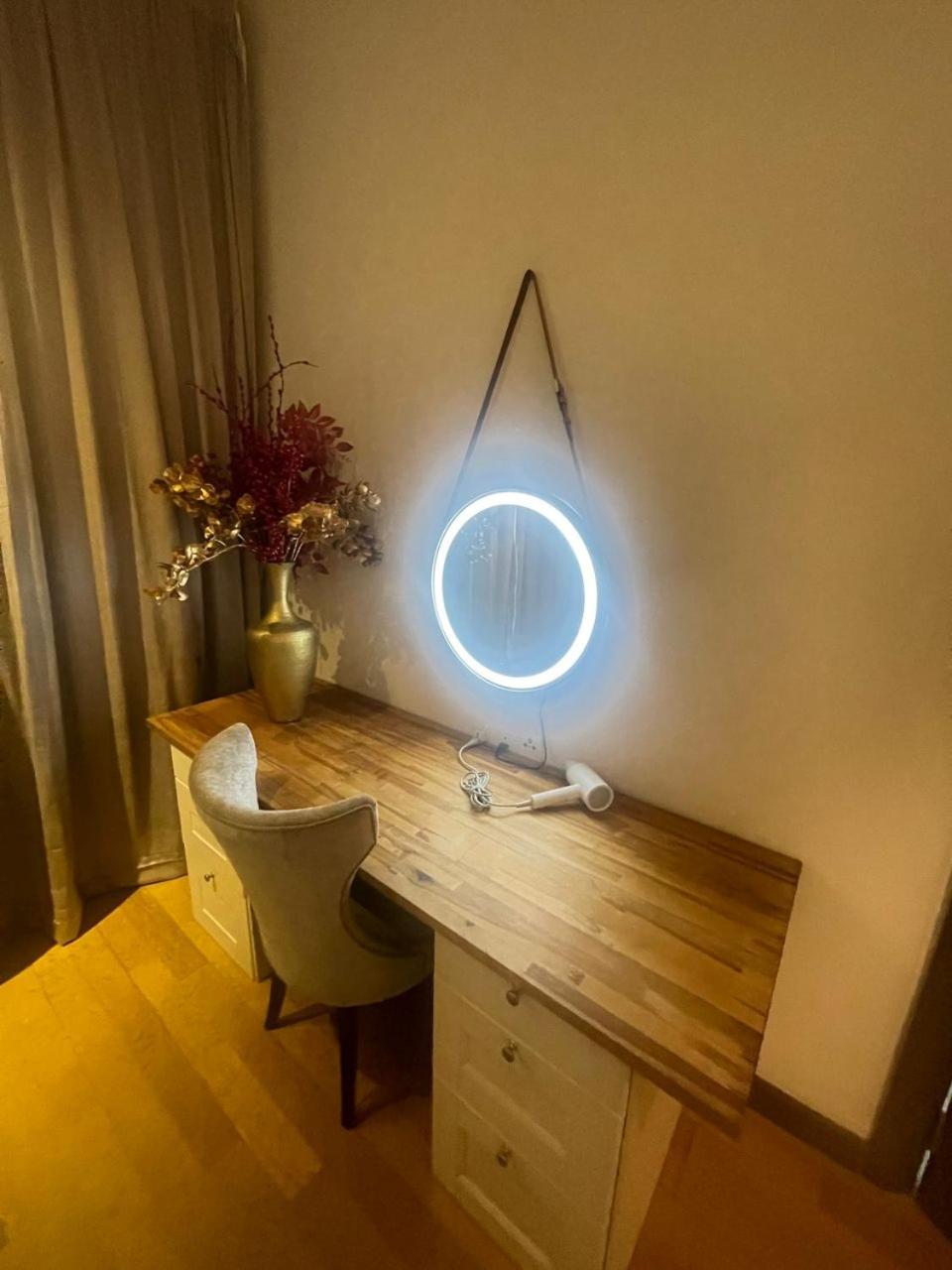 REGALIA RESIDENCE,SKY POOL home stay