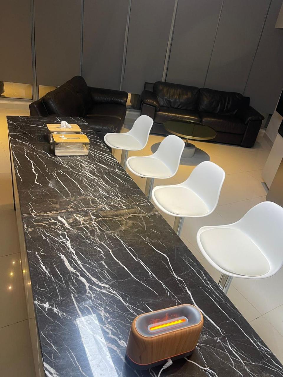 REGALIA RESIDENCE,SKY POOL home stay