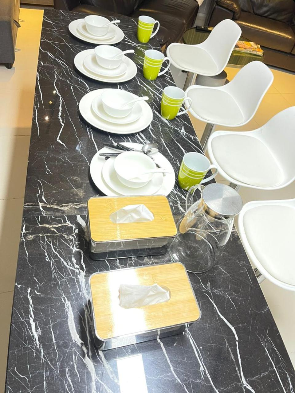 REGALIA RESIDENCE,SKY POOL home stay
