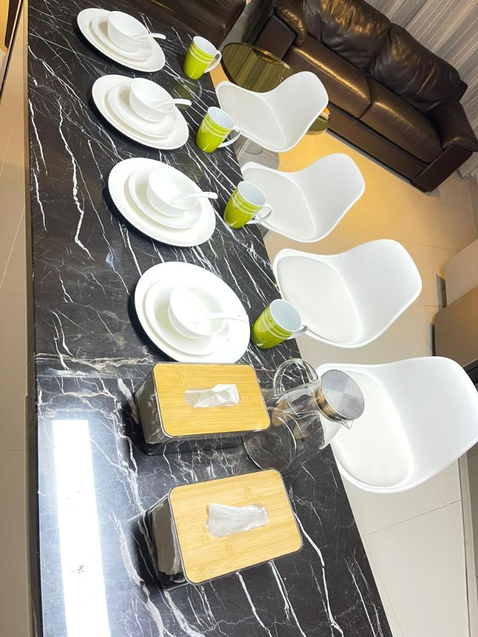 REGALIA RESIDENCE,SKY POOL home stay