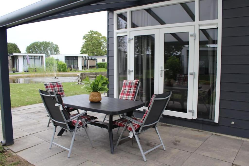 Vakantiehuis met vijverzicht