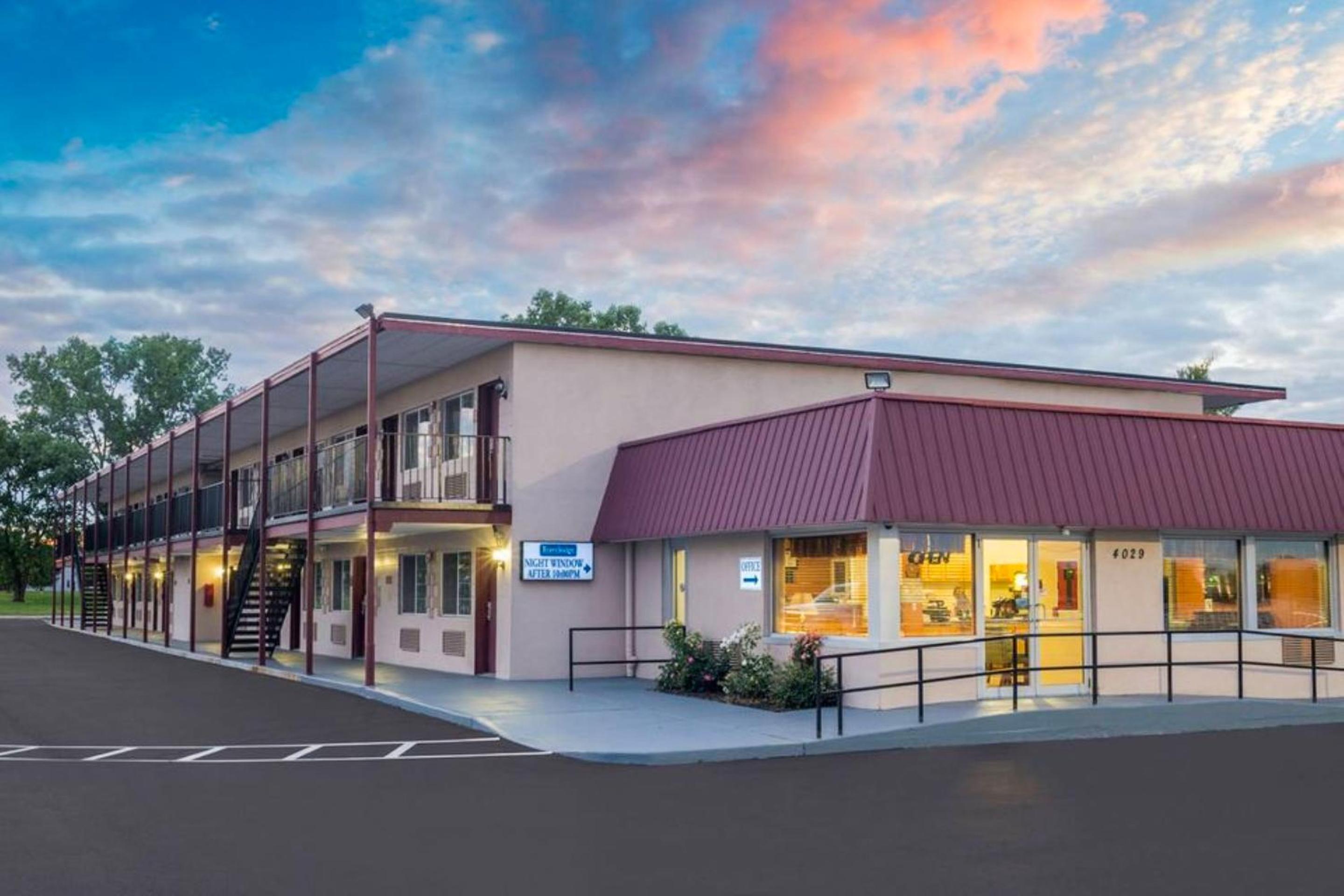 Hotel Days Inn by Wyndham Grove City Columbus South