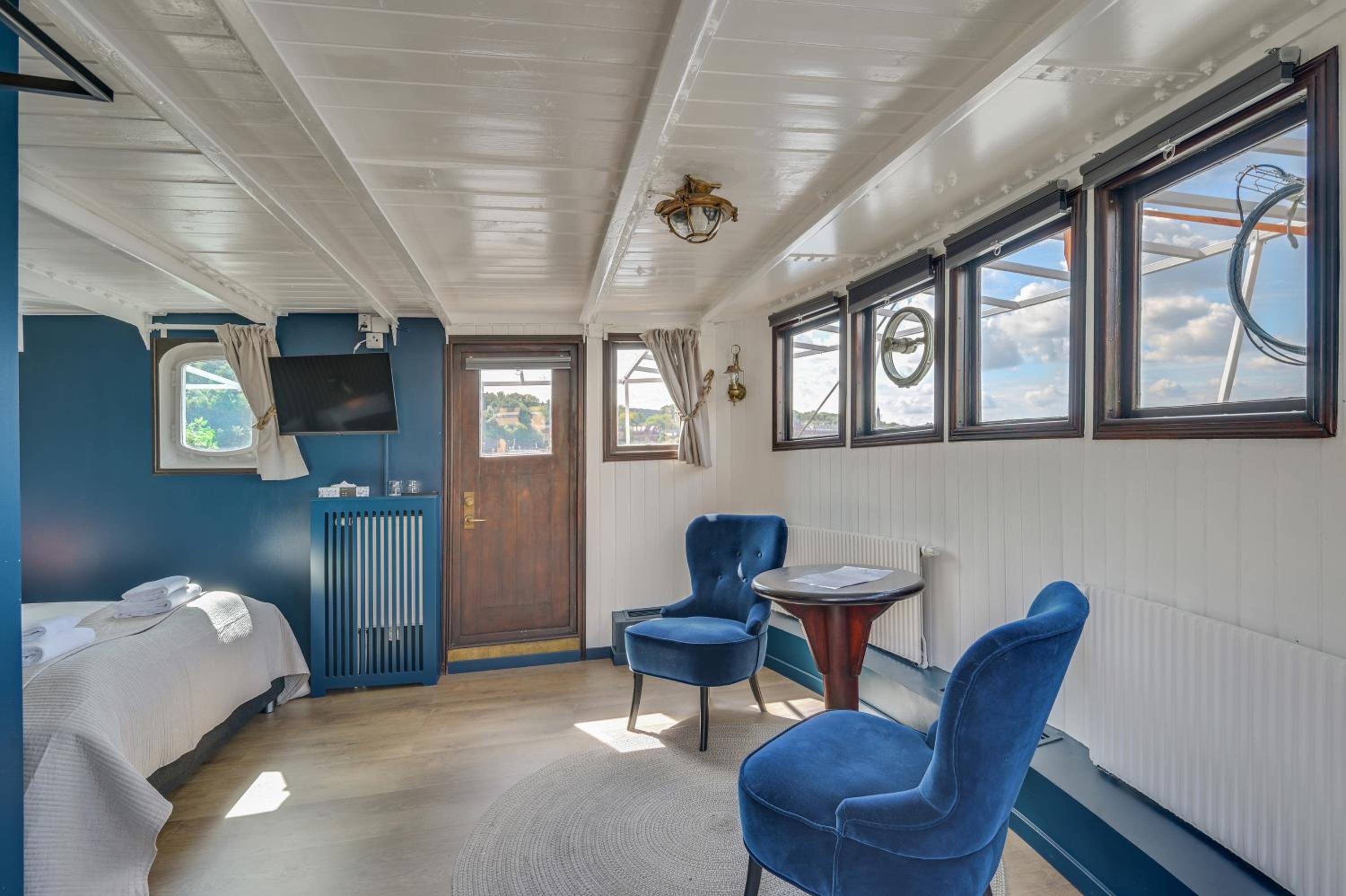 Mälardrottningen Yacht Hotel view 2