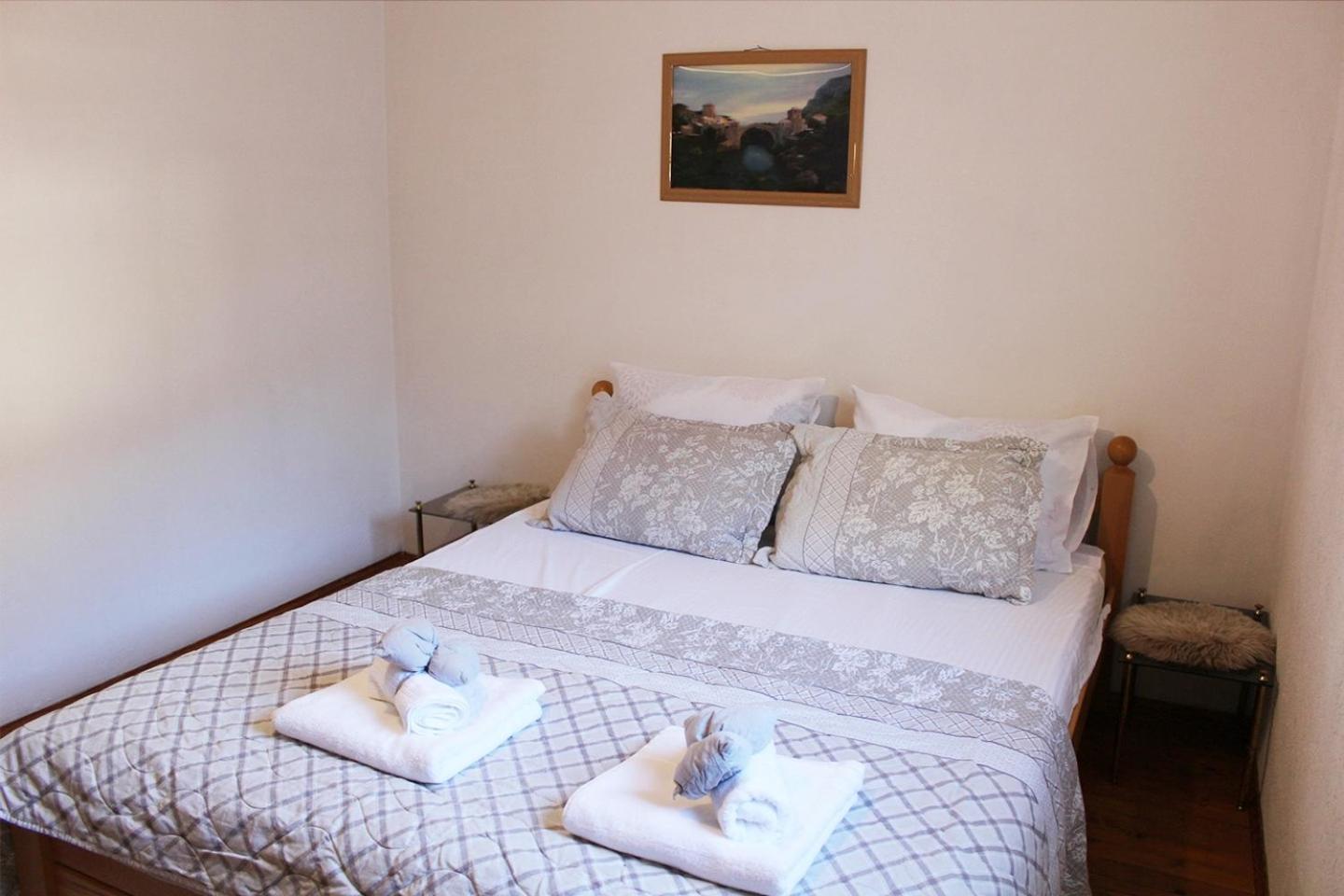 Farah Apartment