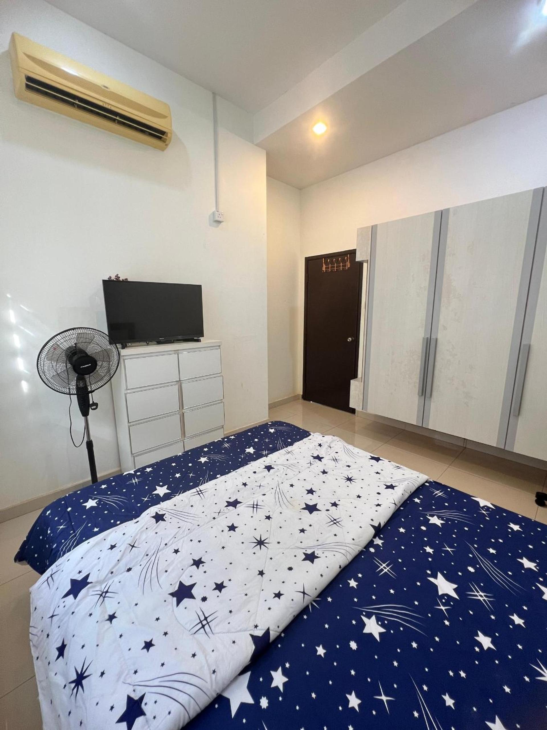 AY Homestay KotaSAS photo 4