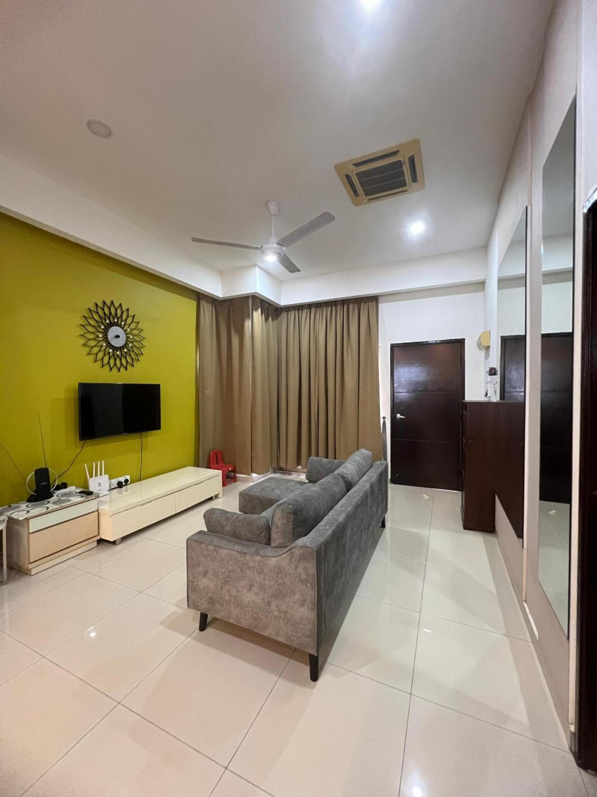 AY Homestay KotaSAS photo 2