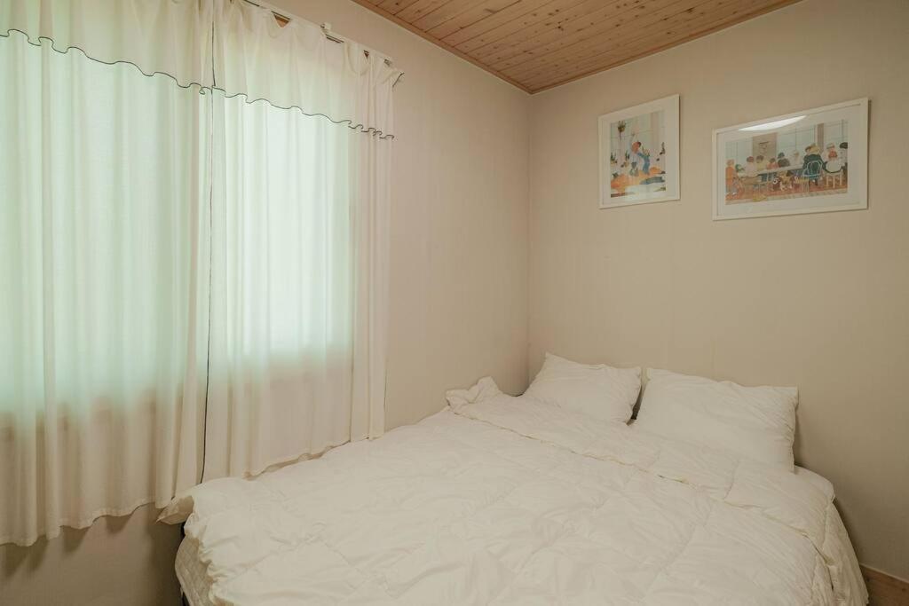 Photo 33