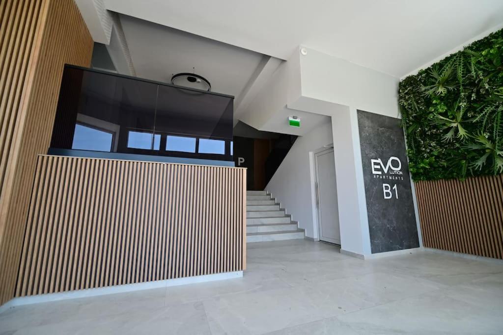 FLH - SIBIU - The Evolution LUXURY Apt - 2 Bedrooms, 1 Livingroom, 2BA with 3 ACs Units and Panoramic view - Sleeps 6 - Shopping City Mall