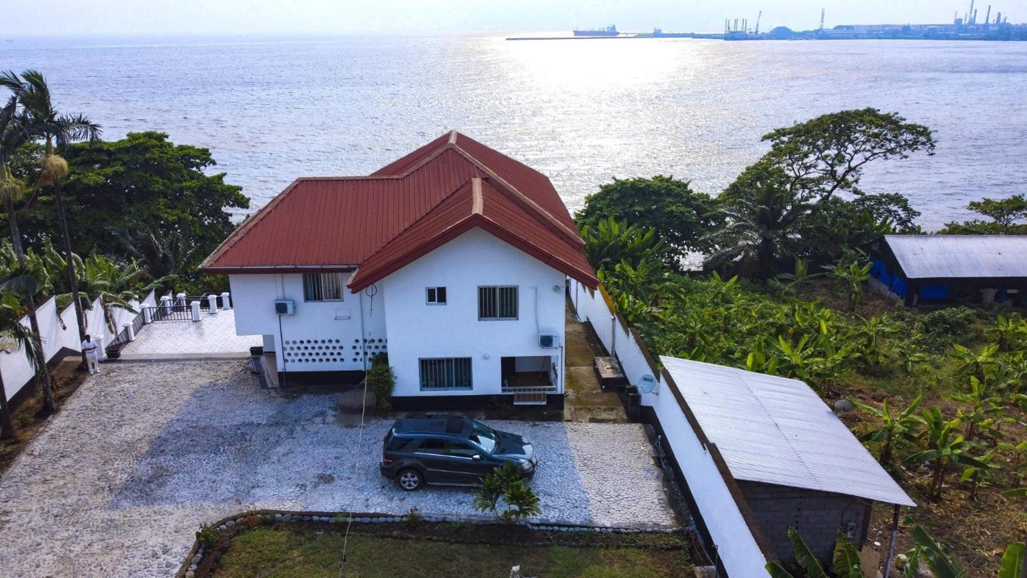 Ocean Front Villa, Ngeme