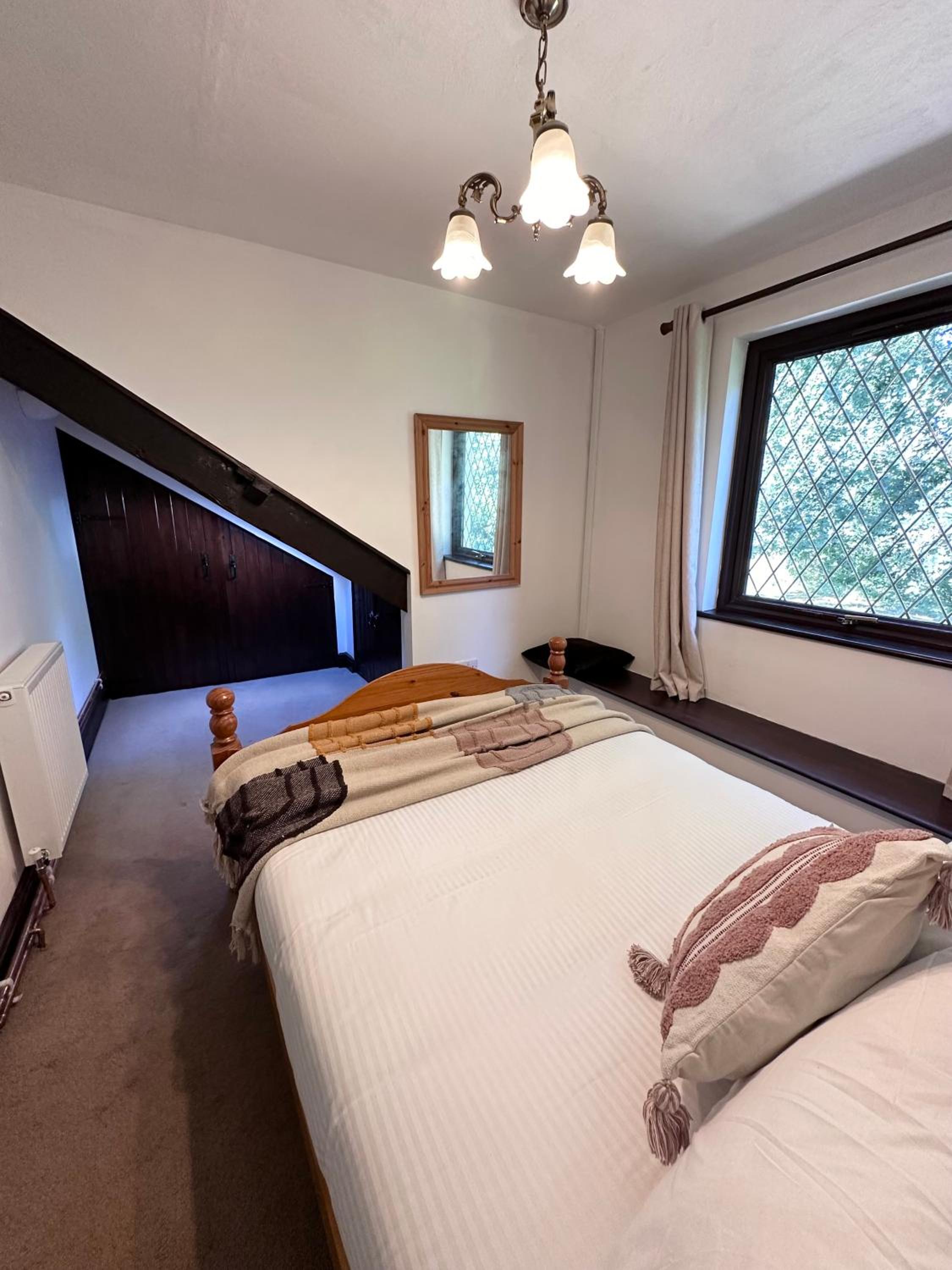 Luxe Farmhouse Getaway in Carmarthenshire