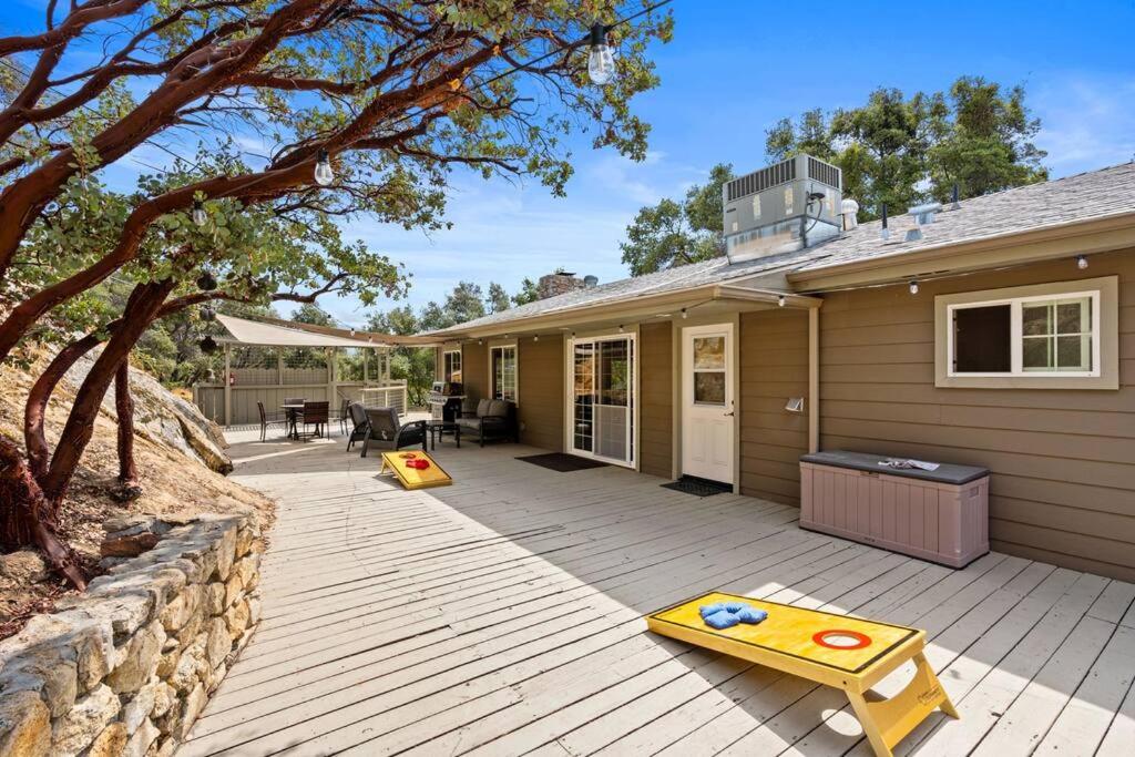 Manzanita Hill-35 miles to Yosemite, 10 miles to Mariposa with 8 person spa