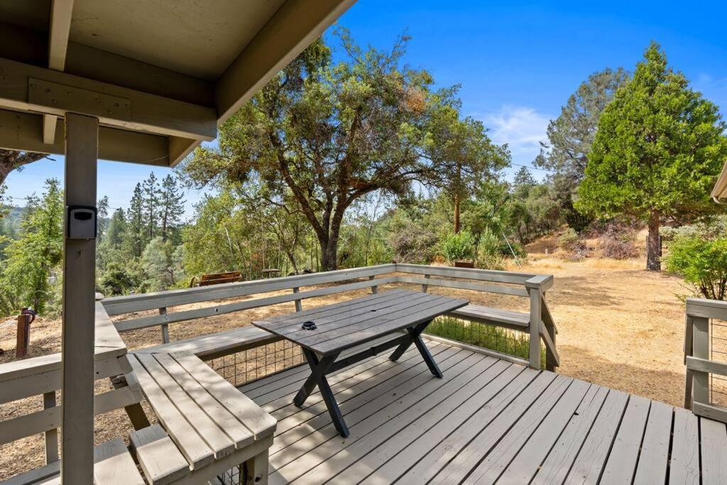 Manzanita Hill-35 miles to Yosemite, 10 miles to Mariposa with 8 person spa
