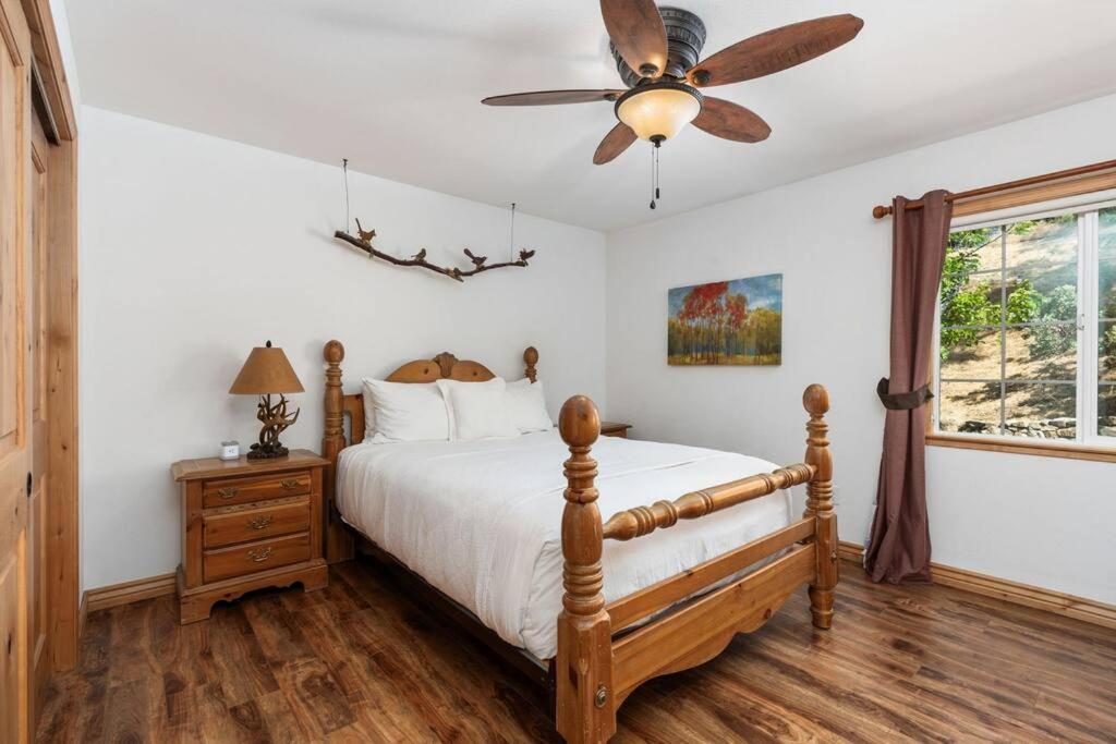 Manzanita Hill-35 miles to Yosemite, 10 miles to Mariposa with 8 person spa