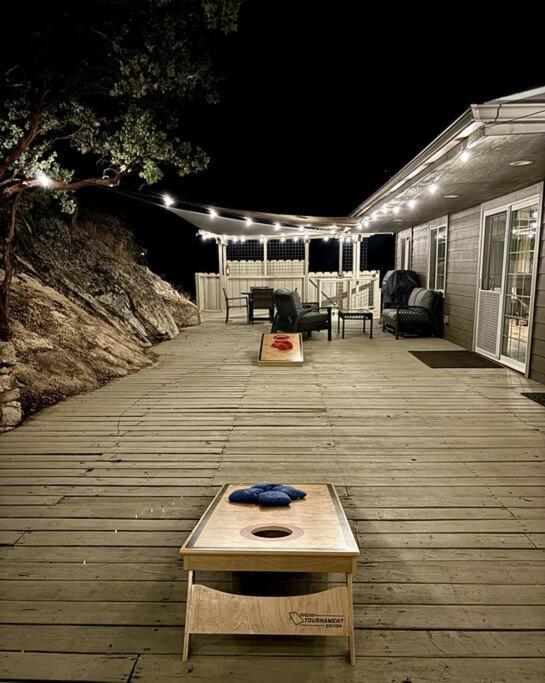 Manzanita Hill-35 miles to Yosemite, 10 miles to Mariposa with 8 person spa