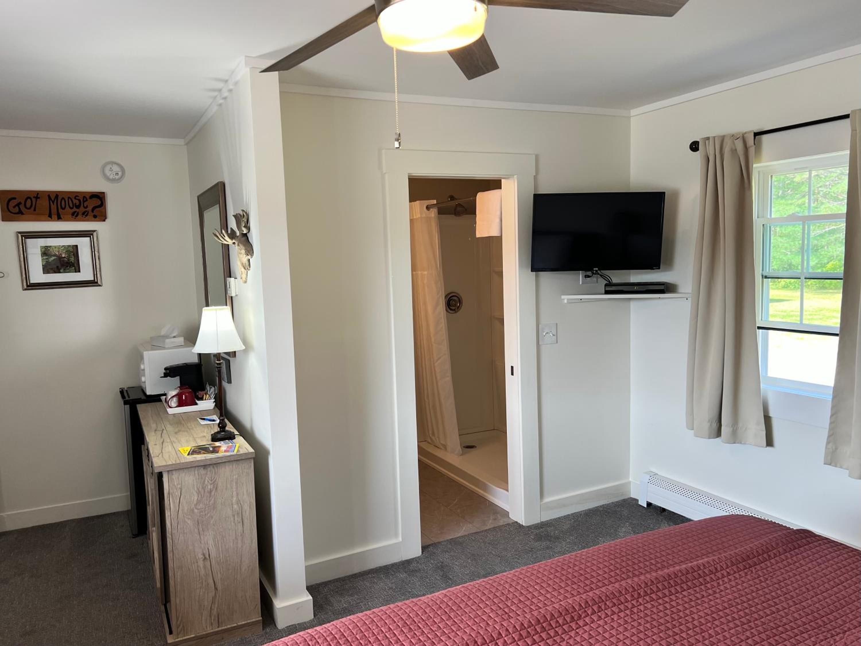 Profile Deluxe Motel