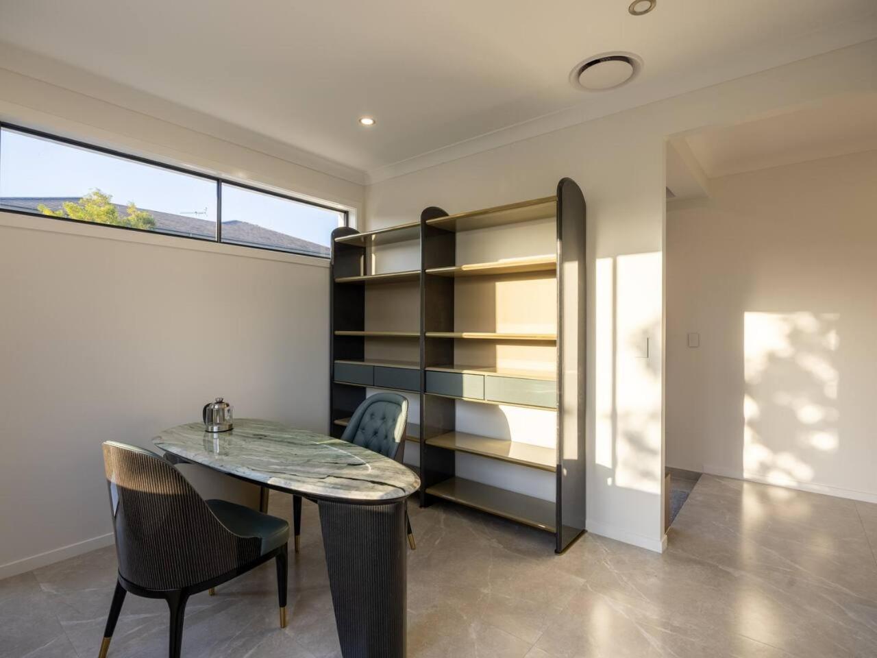 Brand New 5B Luxury Modern Dream House at Rochedale