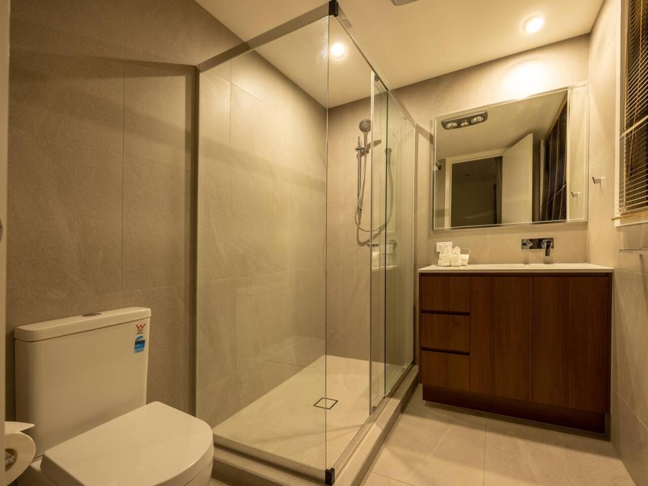 Brand New 5B Luxury Modern Dream House at Rochedale