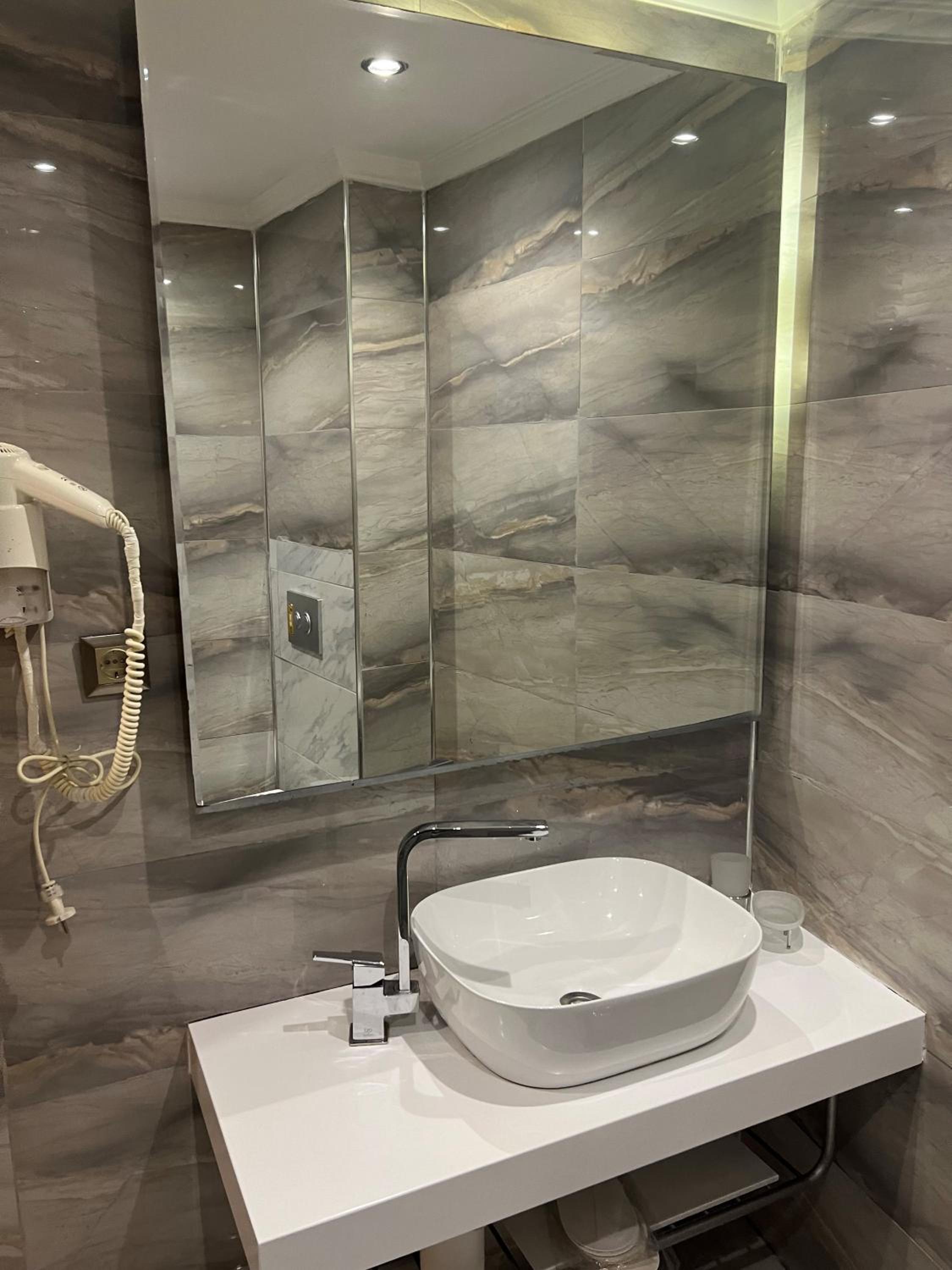 The Constantine Otel - Image 21