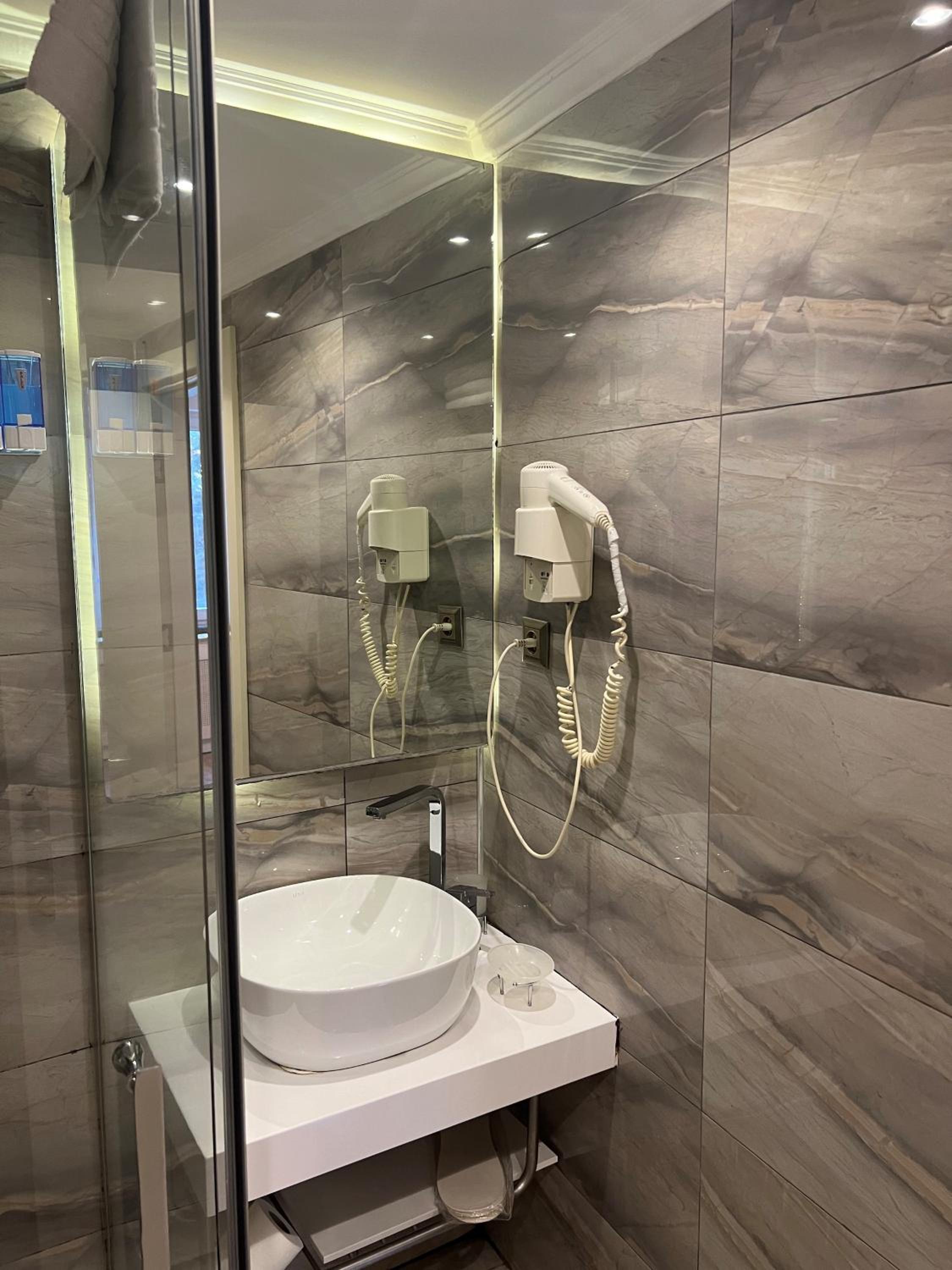 The Constantine Otel - Image 25