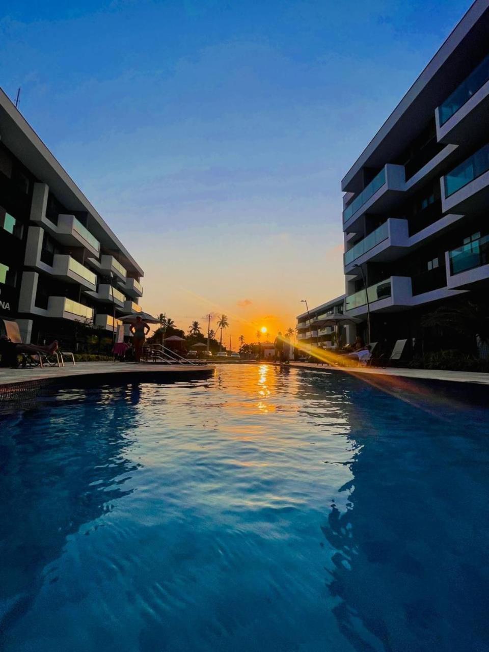 Flat em Muro Alto Porto de Galinhas com Piscina, Ar-condicionado e Cozinha Equipada