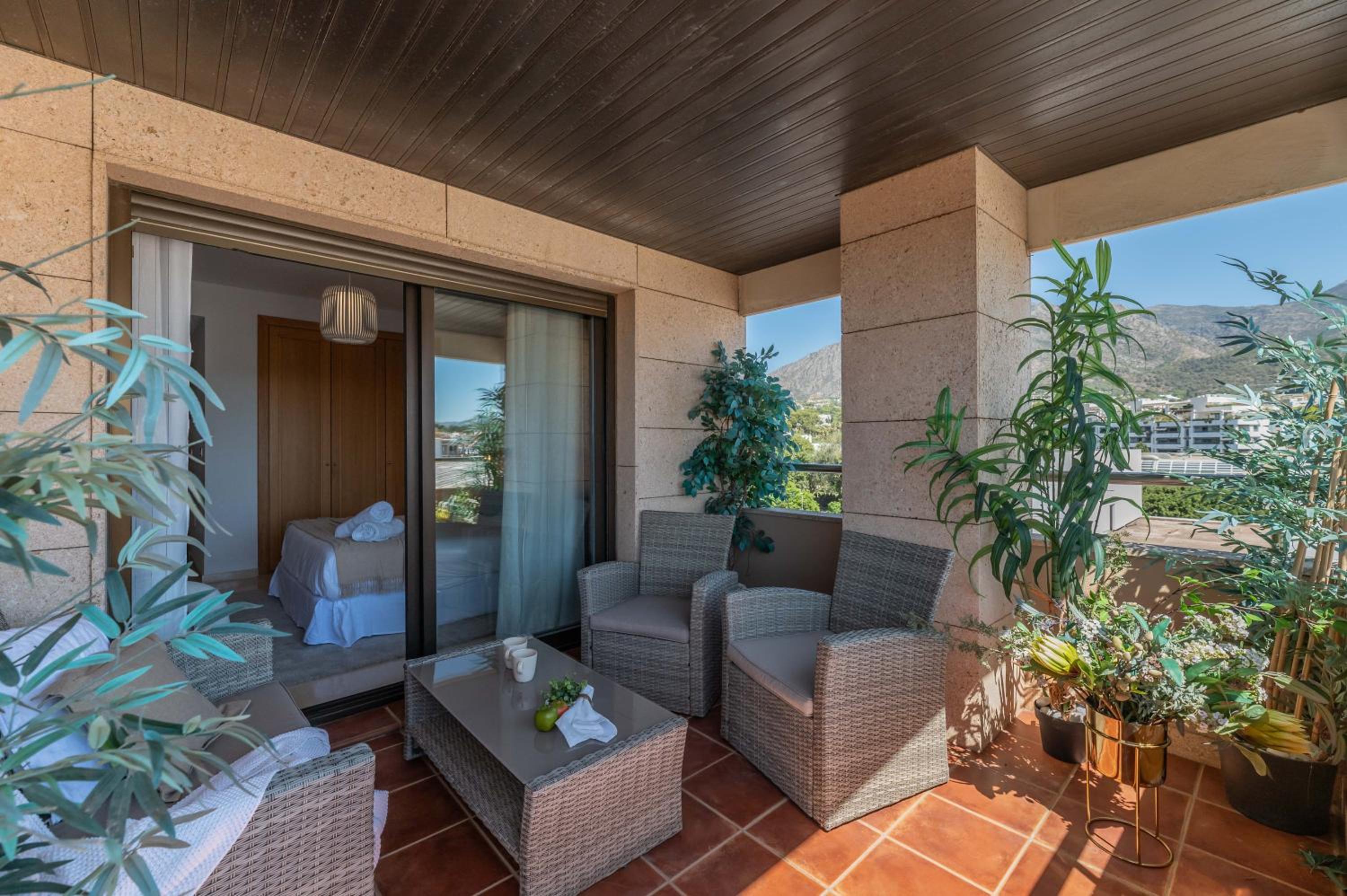 Marbella Vacations - VACATION MARBELLA I The Sunrise Golden Mile Flat, Next to Convention Center, Recently Refurbished, Prime Location, 300m to the BEACH - Property Image 19